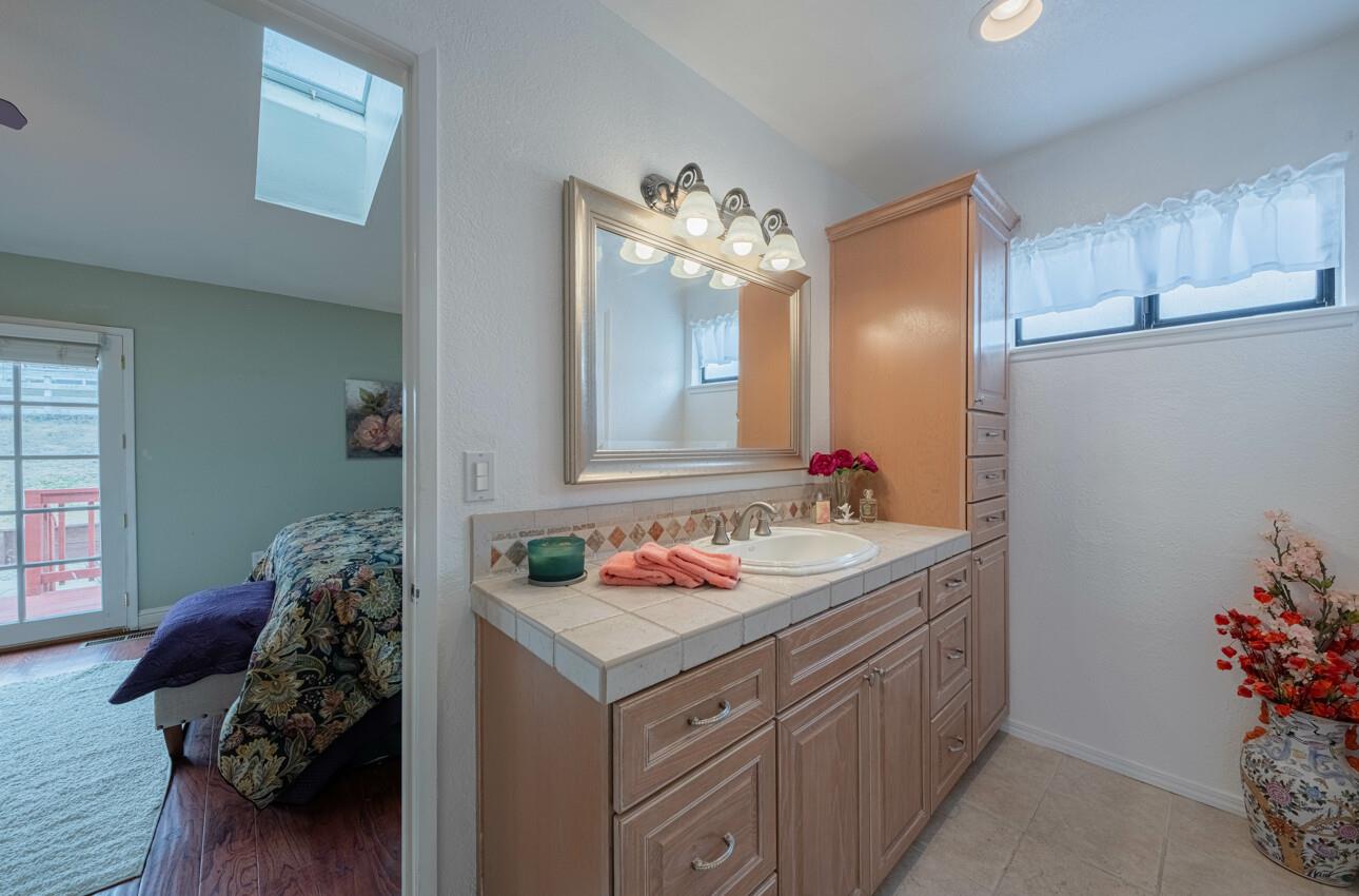 Detail Gallery Image 25 of 57 For 9891 Equestrian Pl, Salinas,  CA 93907 - 3 Beds | 2/1 Baths