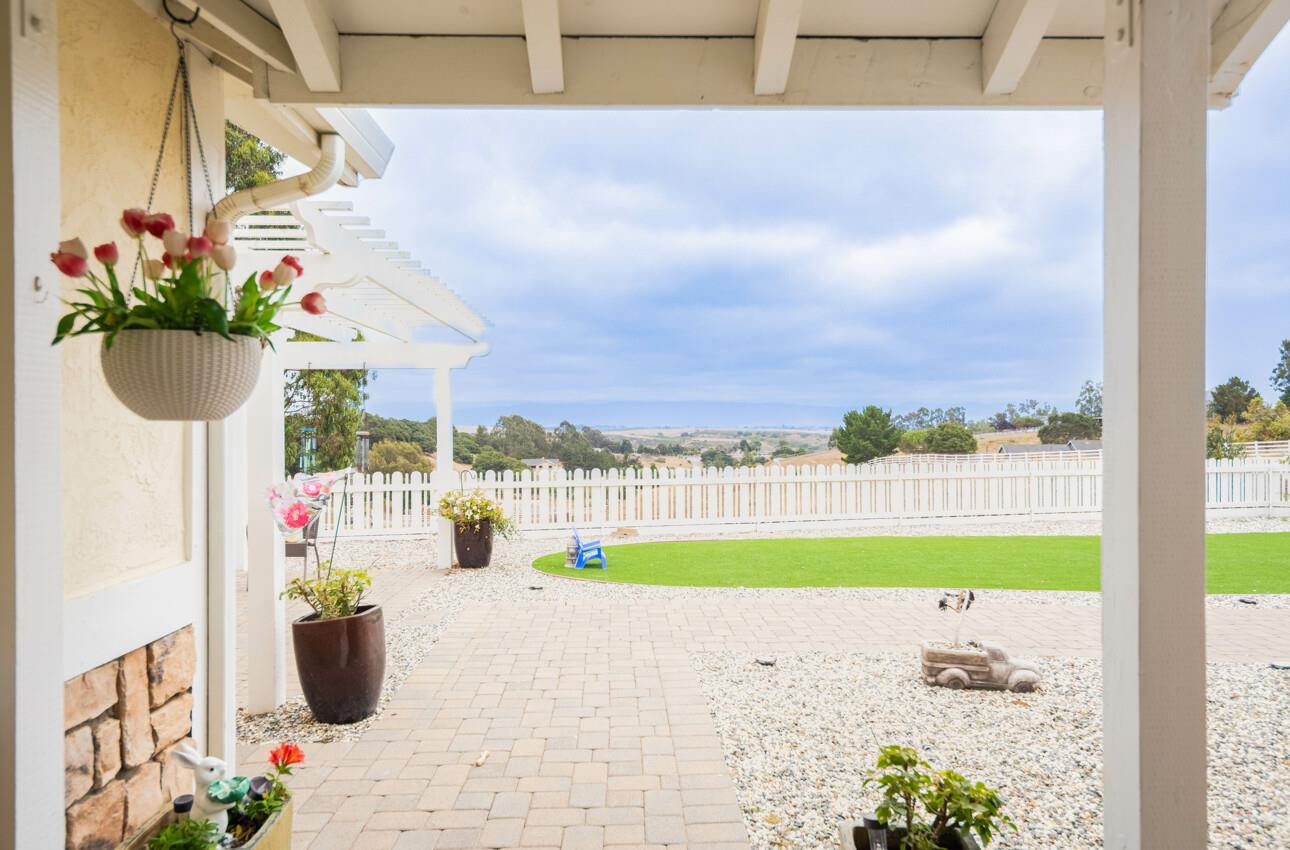 Detail Gallery Image 43 of 57 For 9891 Equestrian Pl, Salinas,  CA 93907 - 3 Beds | 2/1 Baths