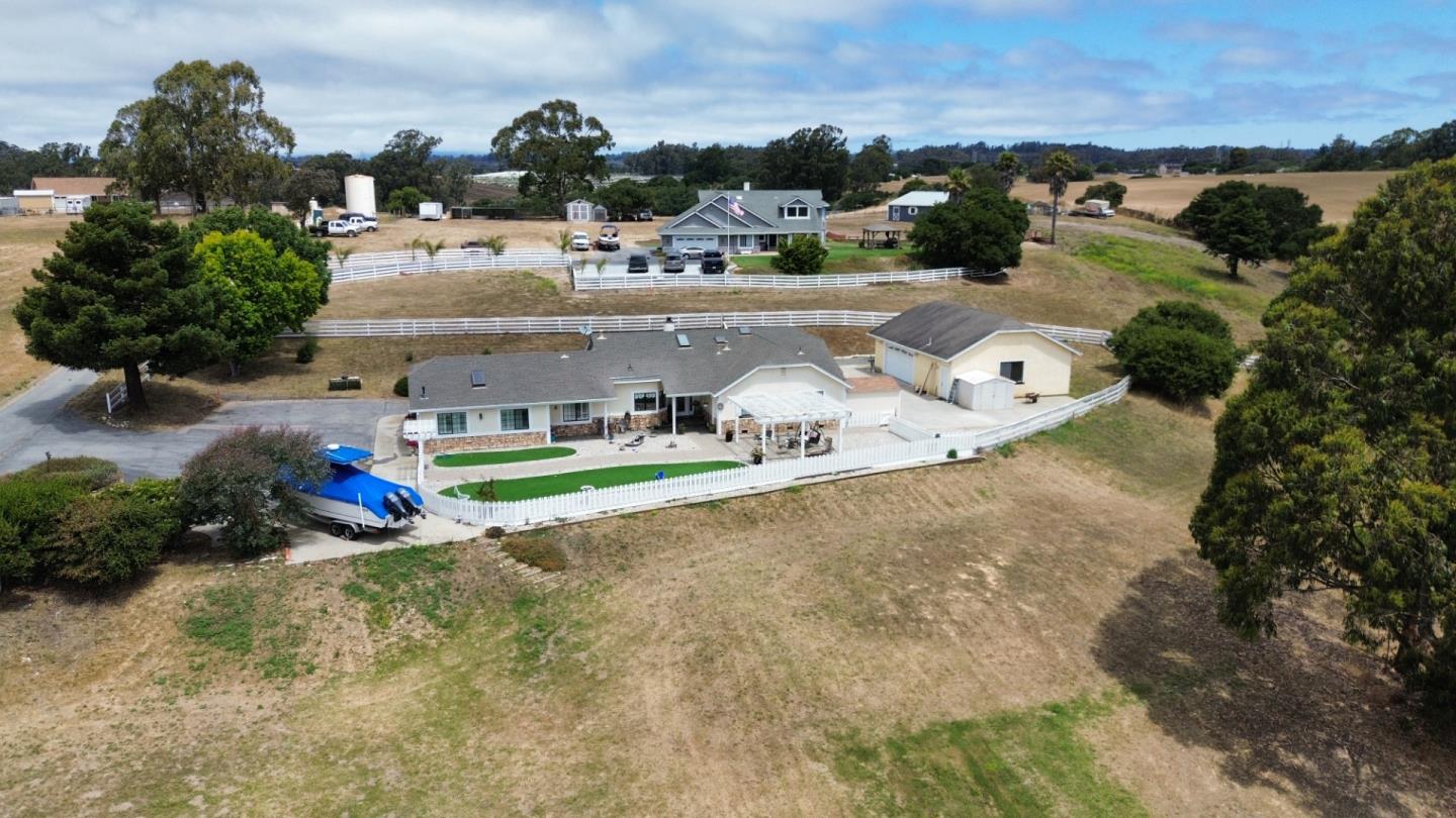 Detail Gallery Image 48 of 57 For 9891 Equestrian Pl, Salinas,  CA 93907 - 3 Beds | 2/1 Baths