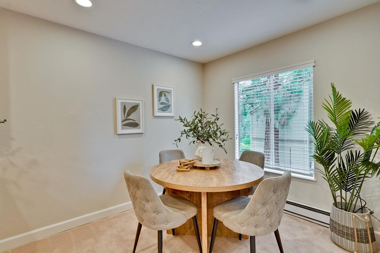 Detail Gallery Image 6 of 45 For 505 Cypress Point Dr #176,  Mountain View,  CA 94043 - 2 Beds | 1 Baths