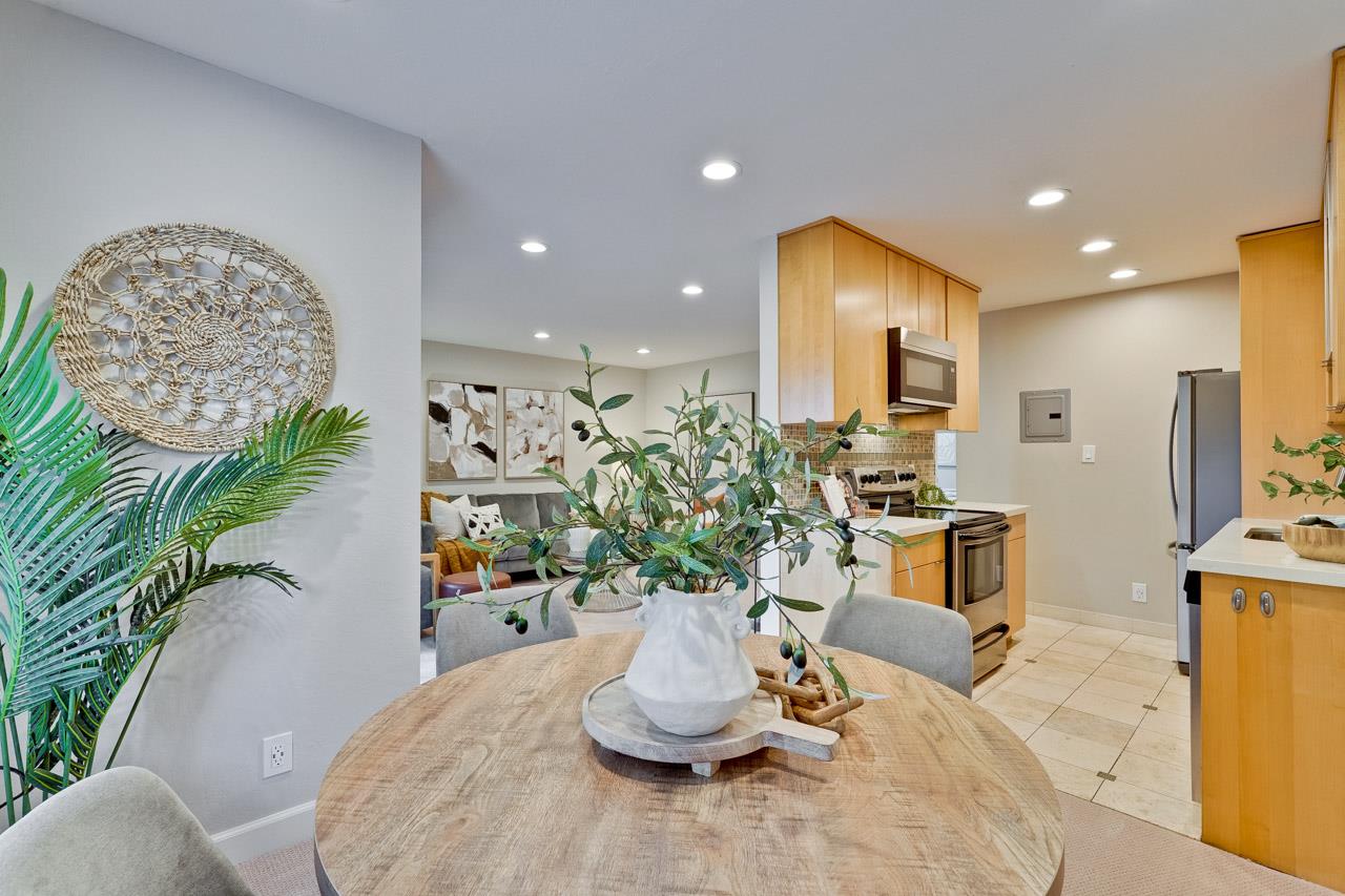 Detail Gallery Image 7 of 45 For 505 Cypress Point Dr #176,  Mountain View,  CA 94043 - 2 Beds | 1 Baths