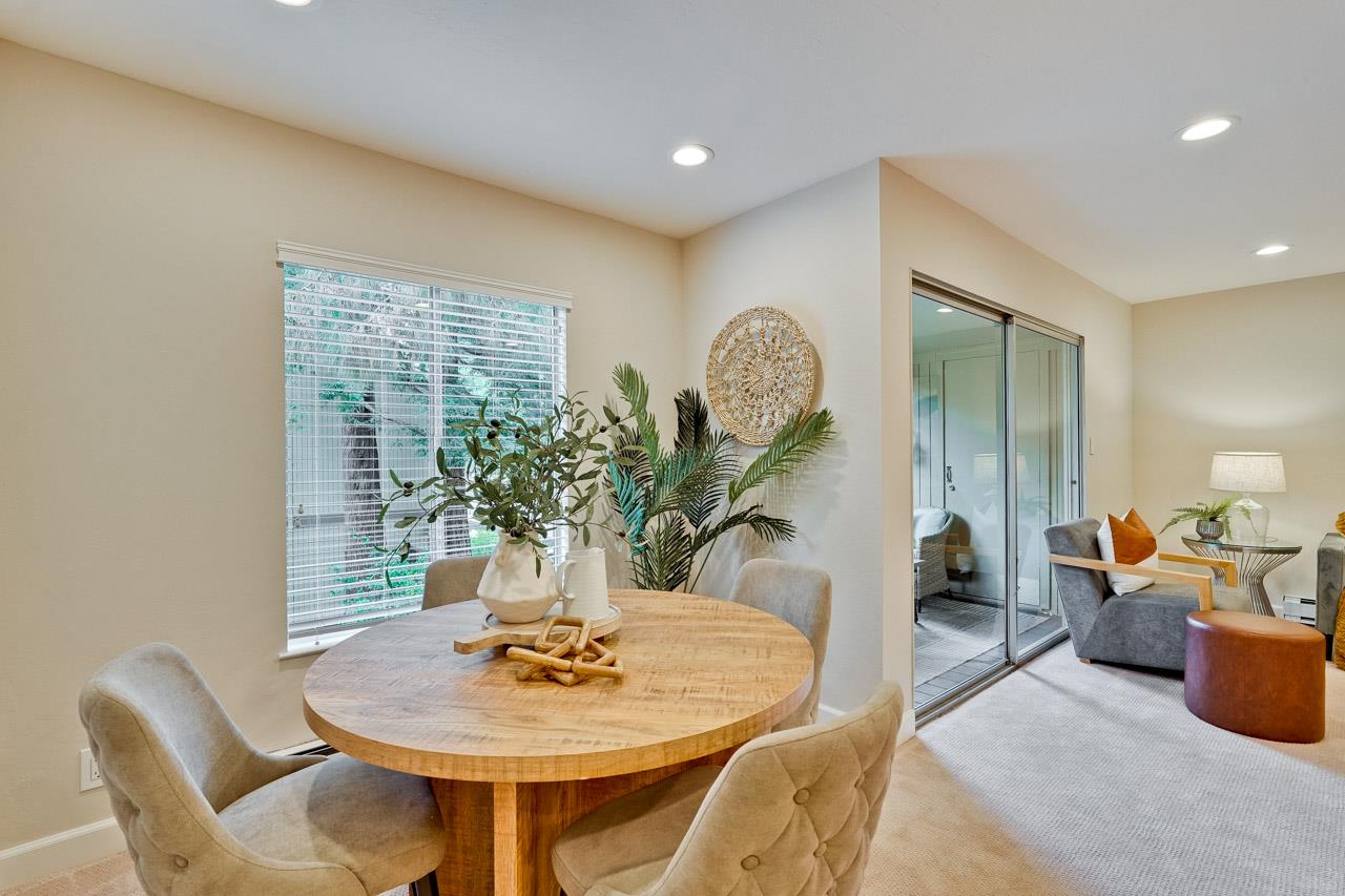 Detail Gallery Image 8 of 45 For 505 Cypress Point Dr #176,  Mountain View,  CA 94043 - 2 Beds | 1 Baths