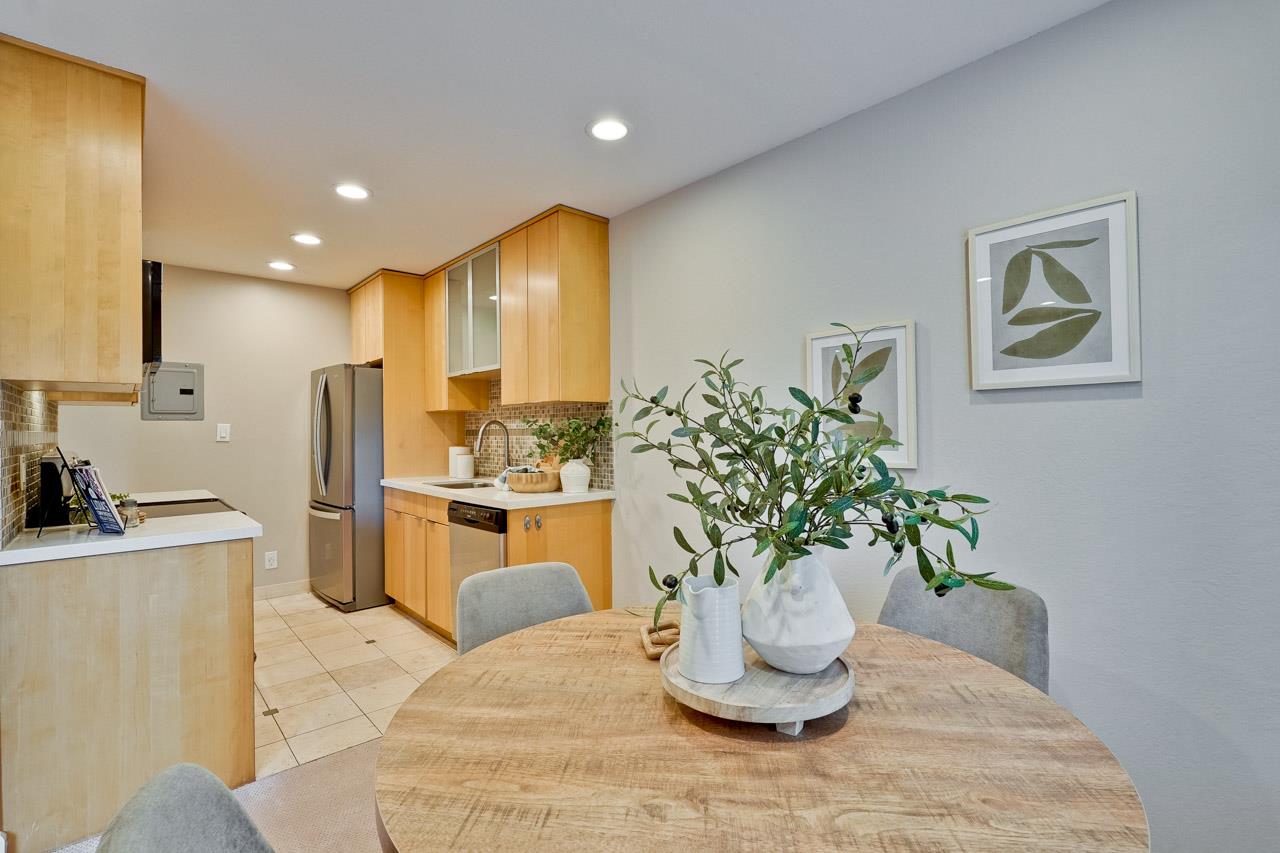 Detail Gallery Image 9 of 45 For 505 Cypress Point Dr #176,  Mountain View,  CA 94043 - 2 Beds | 1 Baths
