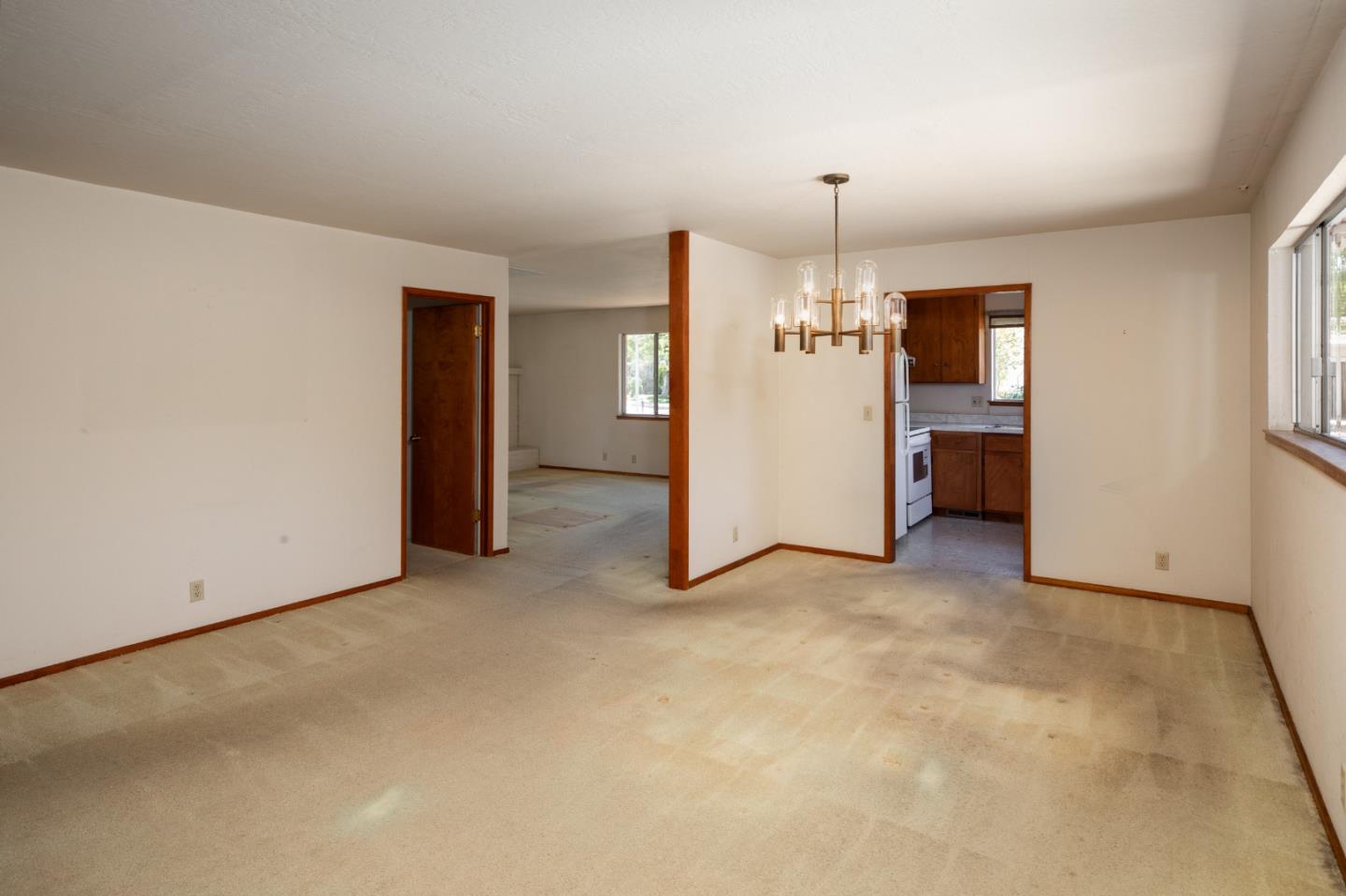 Detail Gallery Image 6 of 22 For 3857 Timlott Ct, Palo Alto,  CA 94306 - 3 Beds | 2 Baths