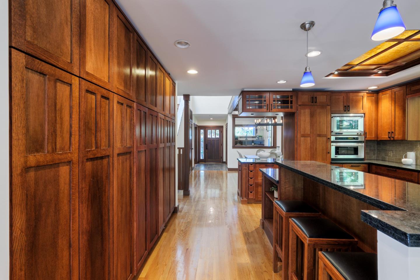 Detail Gallery Image 13 of 39 For 1245 Waverley St, Palo Alto,  CA 94301 - 4 Beds | 3 Baths