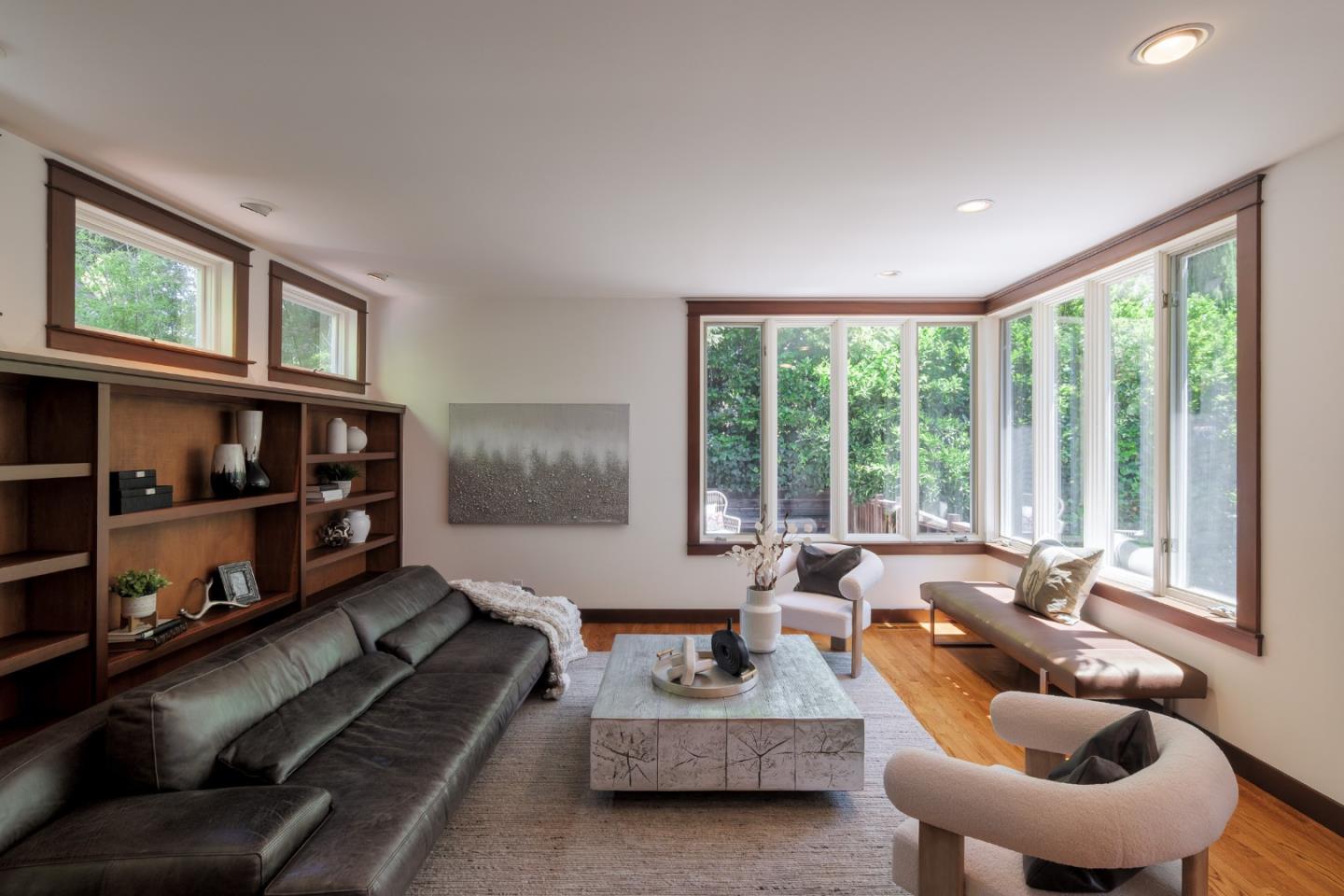 Detail Gallery Image 14 of 39 For 1245 Waverley St, Palo Alto,  CA 94301 - 4 Beds | 3 Baths