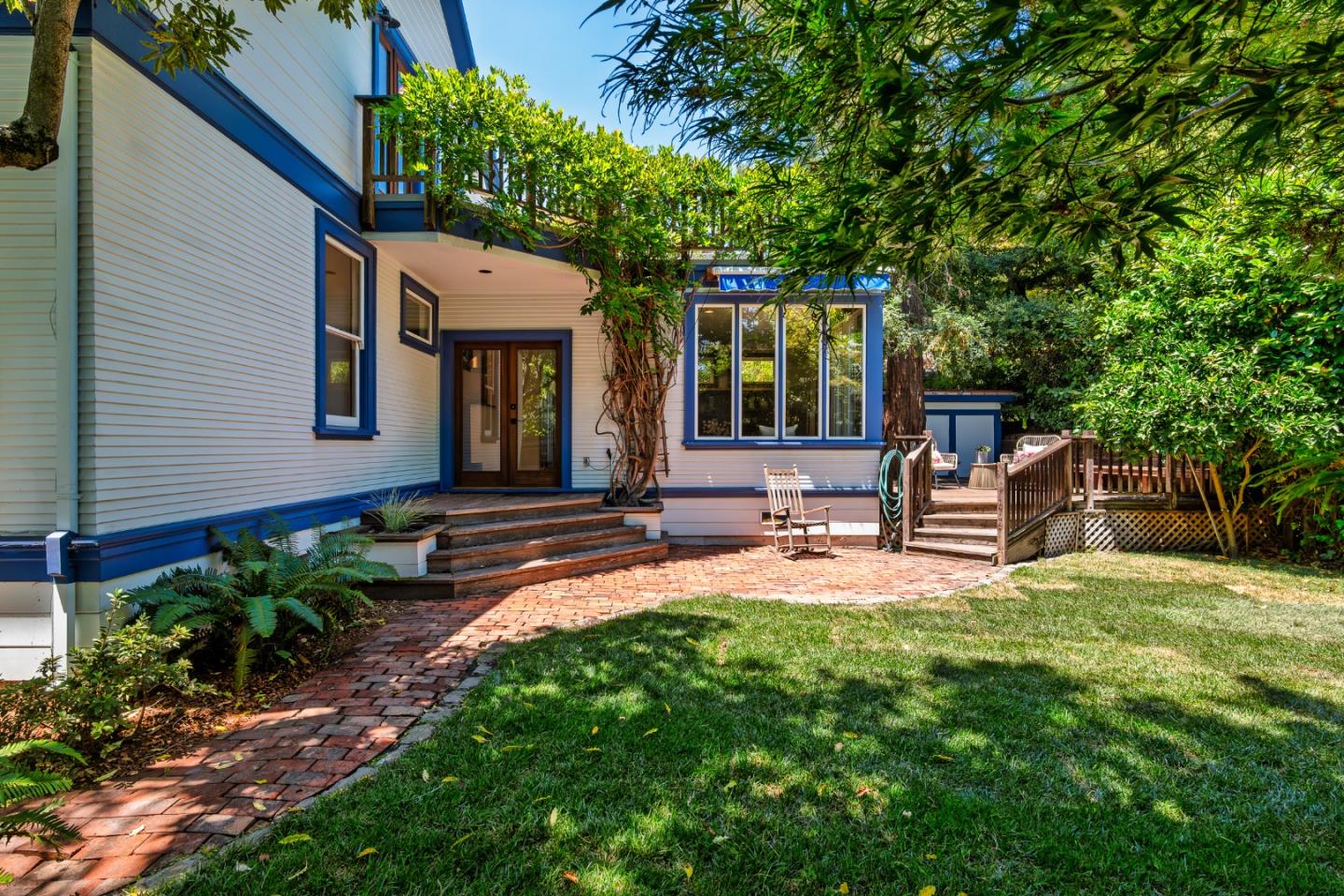 Detail Gallery Image 34 of 39 For 1245 Waverley St, Palo Alto,  CA 94301 - 4 Beds | 3 Baths