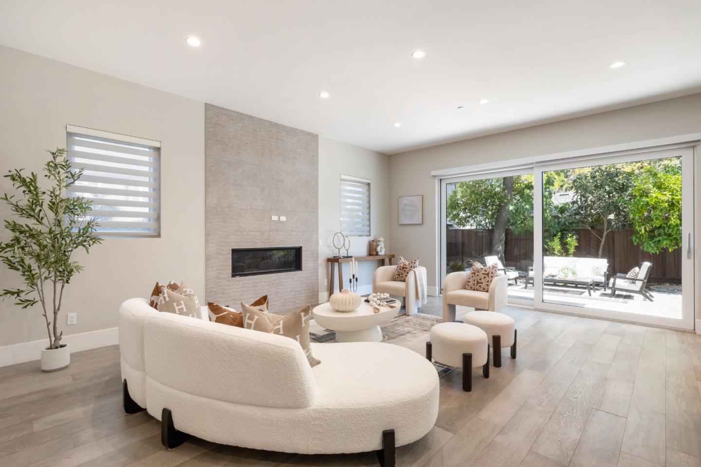 Detail Gallery Image 11 of 40 For 671 Live Oak Ave, Menlo Park,  CA 94025 - 5 Beds | 5/1 Baths