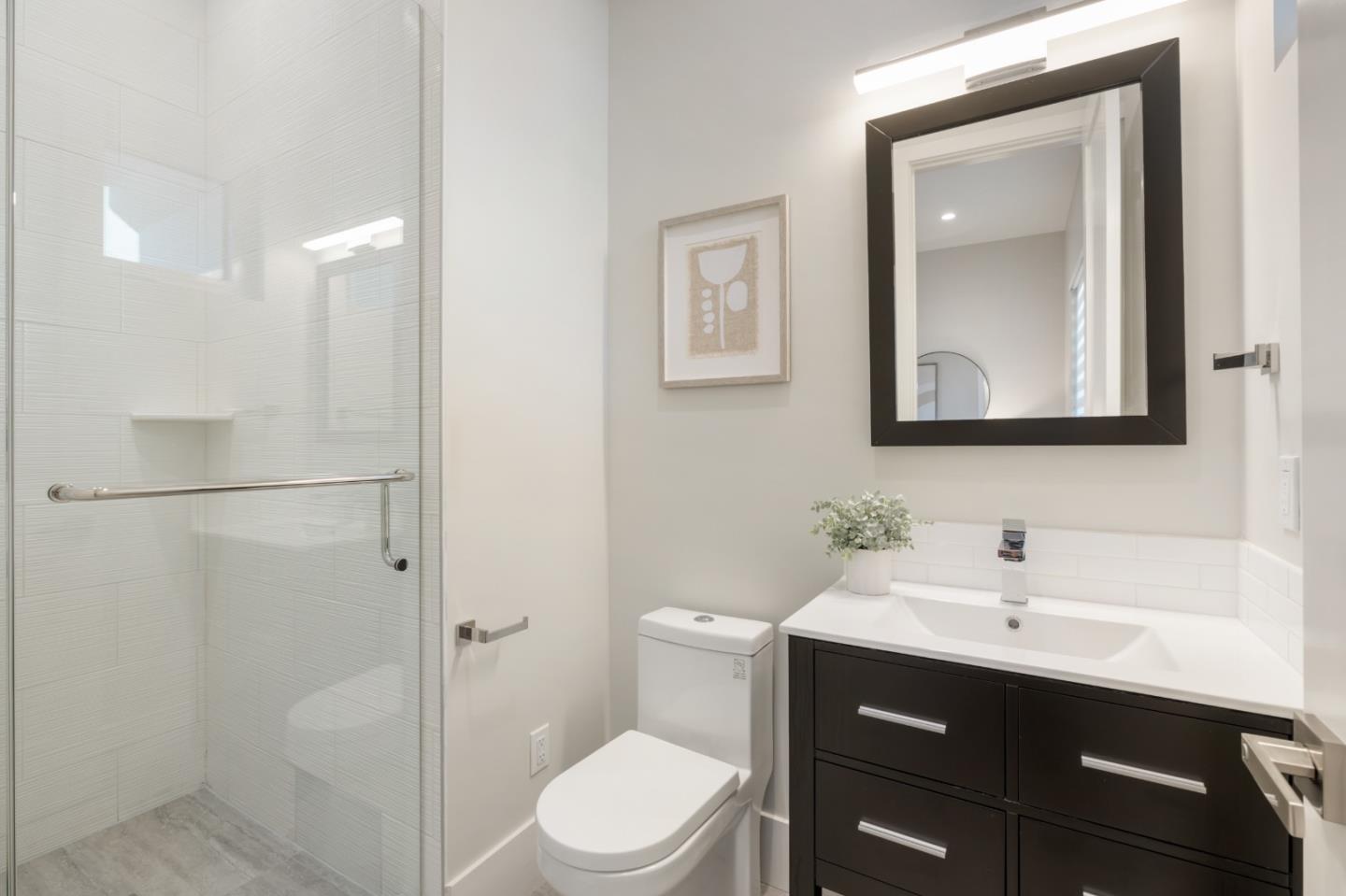 Detail Gallery Image 15 of 40 For 671 Live Oak Ave, Menlo Park,  CA 94025 - 5 Beds | 5/1 Baths
