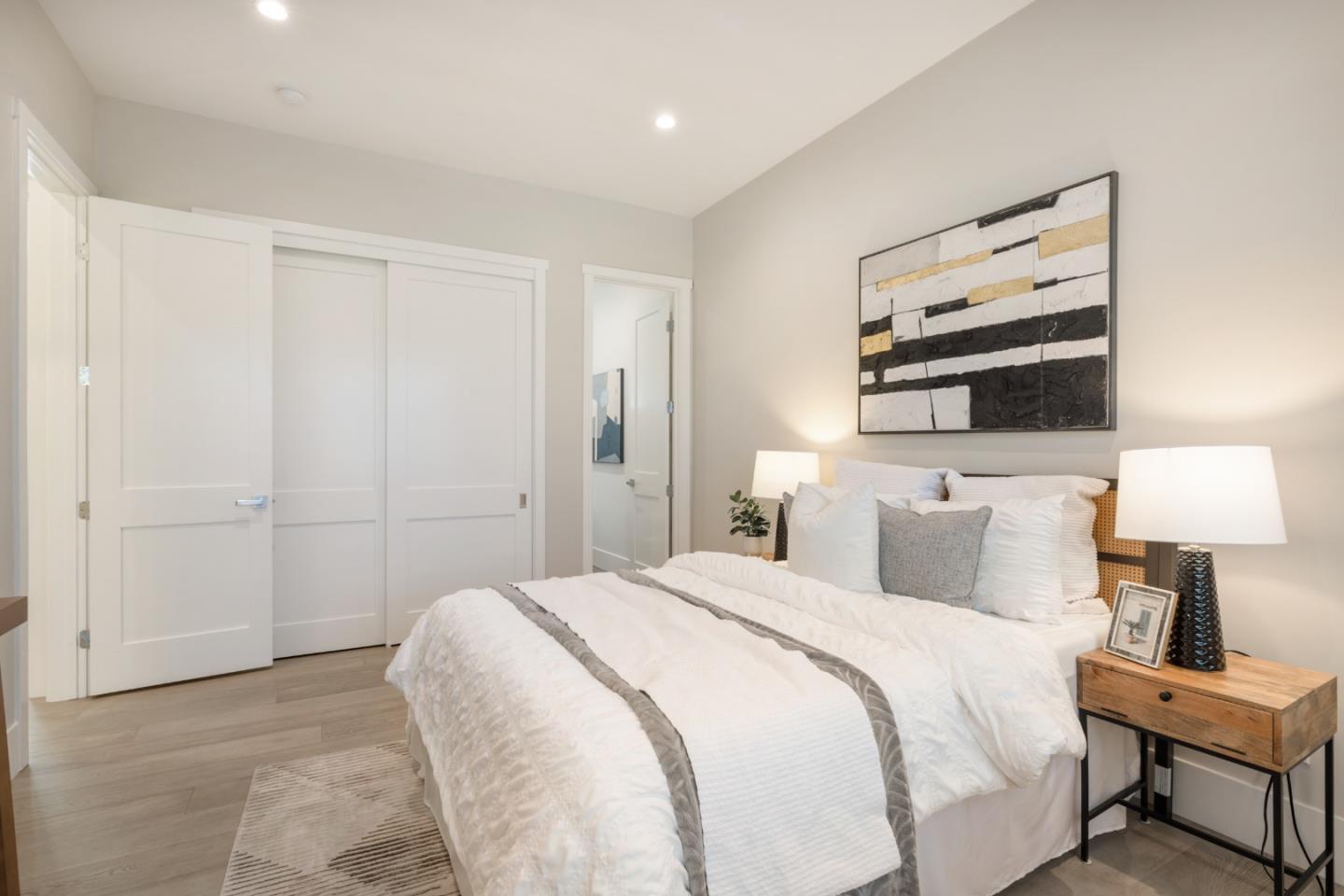Detail Gallery Image 18 of 40 For 671 Live Oak Ave, Menlo Park,  CA 94025 - 5 Beds | 5/1 Baths