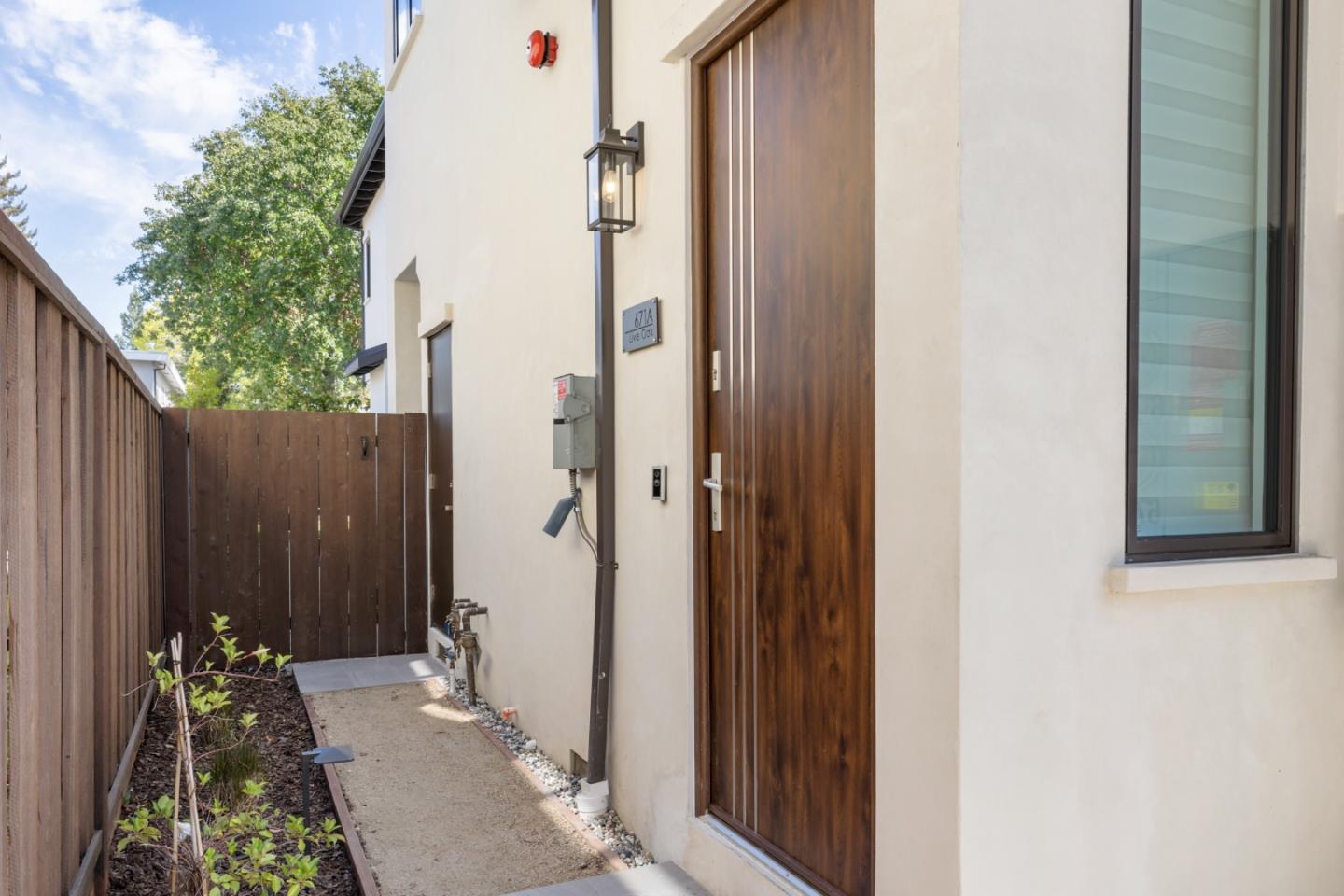 Detail Gallery Image 31 of 40 For 671 Live Oak Ave, Menlo Park,  CA 94025 - 5 Beds | 5/1 Baths