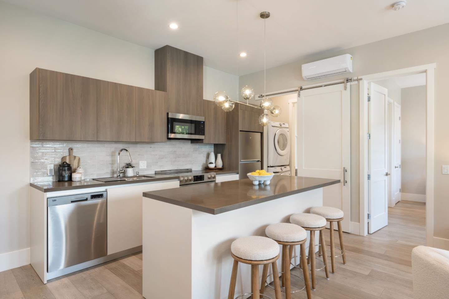 Detail Gallery Image 32 of 40 For 671 Live Oak Ave, Menlo Park,  CA 94025 - 5 Beds | 5/1 Baths