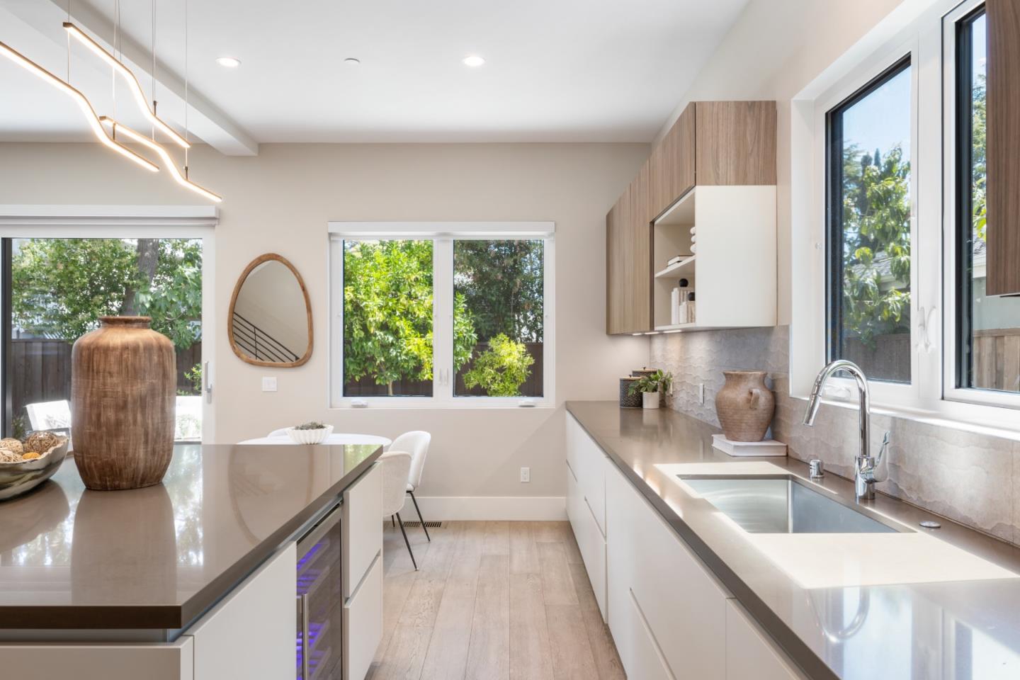Detail Gallery Image 9 of 40 For 671 Live Oak Ave, Menlo Park,  CA 94025 - 5 Beds | 5/1 Baths