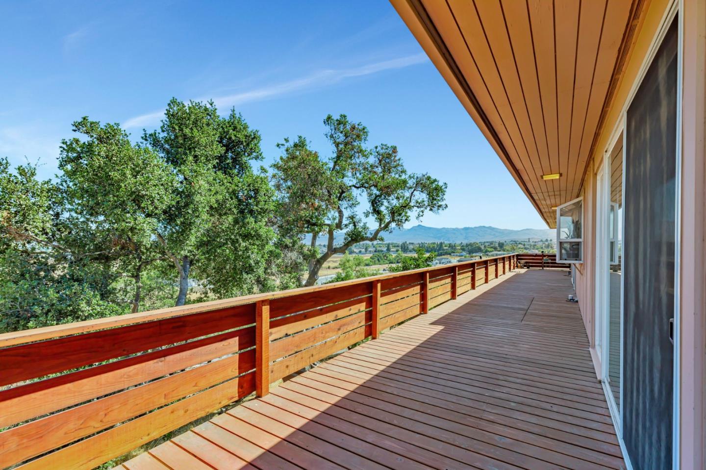 Detail Gallery Image 22 of 32 For 216 Enterprise Rd, Hollister,  CA 95023 - 6 Beds | 4 Baths