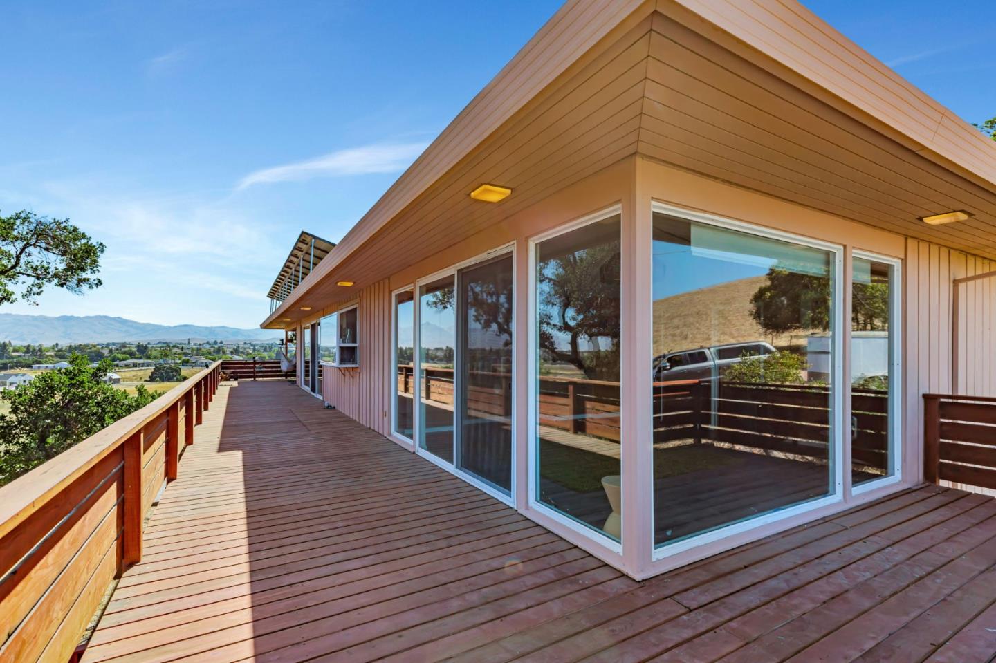 Detail Gallery Image 23 of 32 For 216 Enterprise Rd, Hollister,  CA 95023 - 6 Beds | 4 Baths