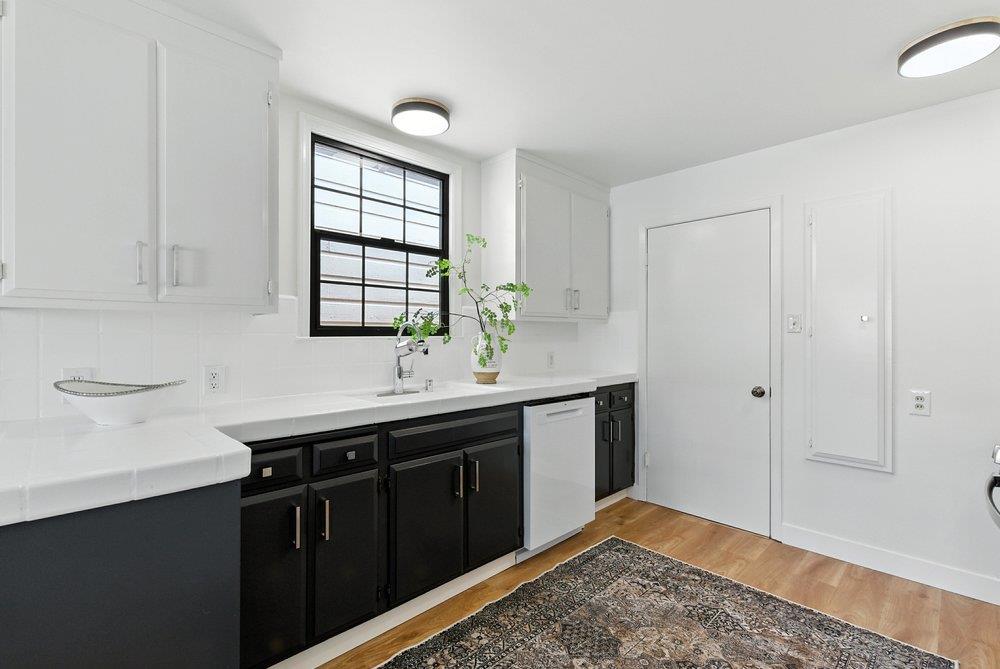 Detail Gallery Image 11 of 38 For 636 Easton Ave, San Bruno,  CA 94066 - 3 Beds | 2 Baths