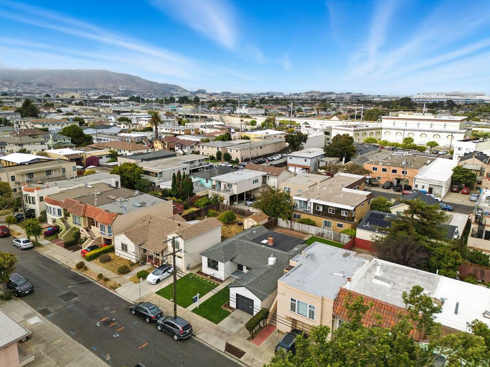 Detail Gallery Image 34 of 38 For 636 Easton Ave, San Bruno,  CA 94066 - 3 Beds | 2 Baths