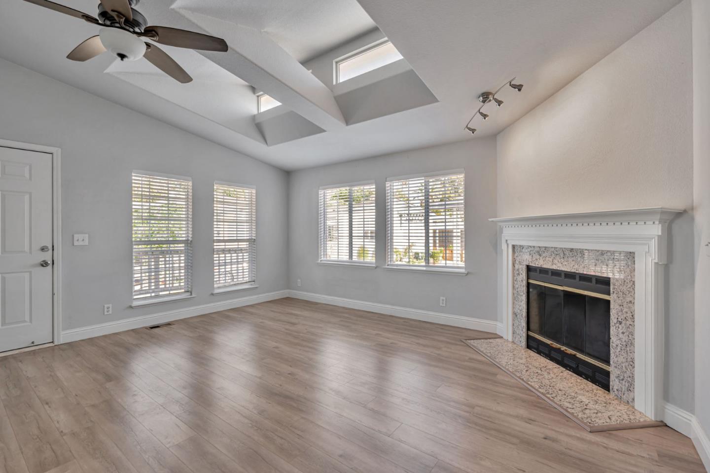 Detail Gallery Image 10 of 40 For 600 E Weddell Dr #194,  Sunnyvale,  CA 94089 - 3 Beds | 2 Baths