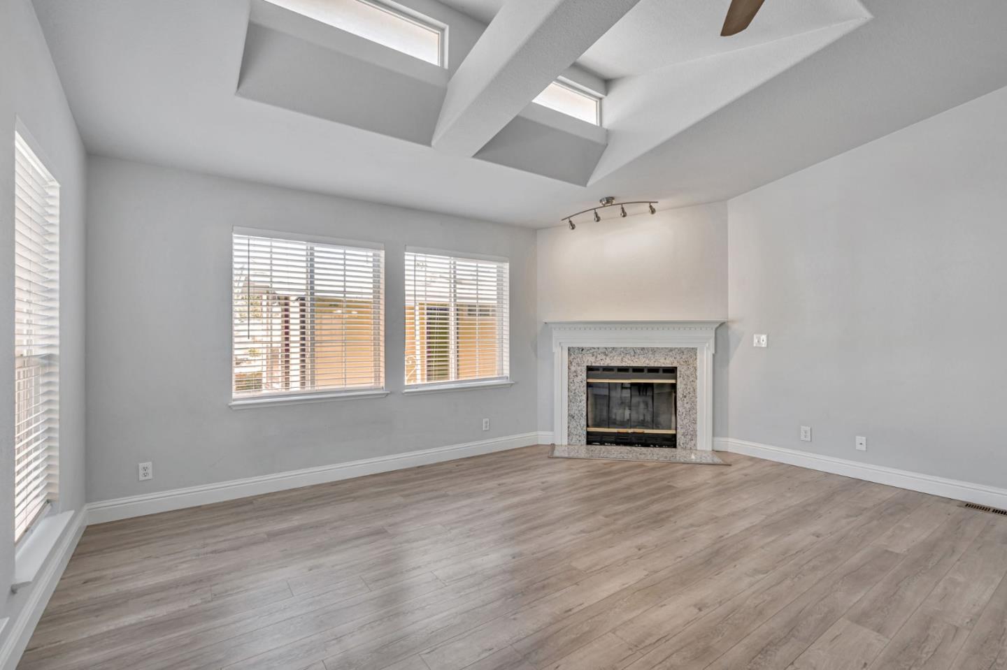 Detail Gallery Image 8 of 40 For 600 E Weddell Dr #194,  Sunnyvale,  CA 94089 - 3 Beds | 2 Baths