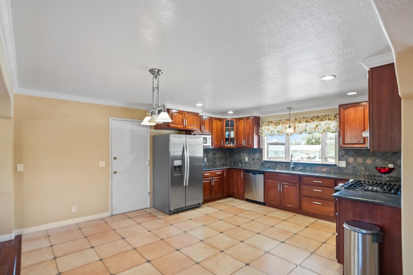 Detail Gallery Image 12 of 49 For 1830 Church Ave, Gilroy,  CA 95020 - 3 Beds | 2 Baths