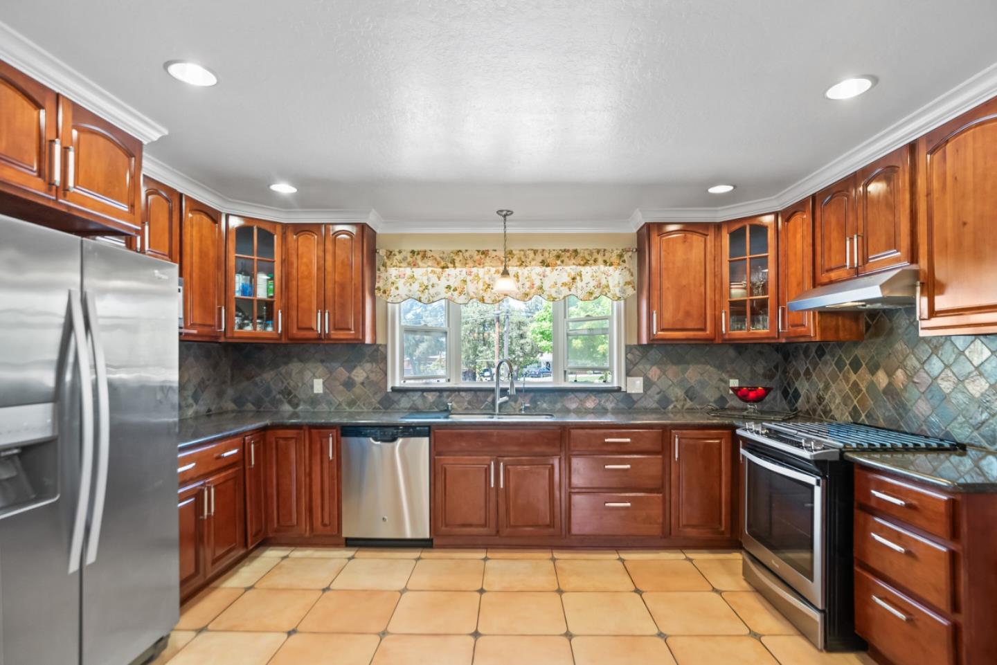 Detail Gallery Image 7 of 49 For 1830 Church Ave, Gilroy,  CA 95020 - 3 Beds | 2 Baths