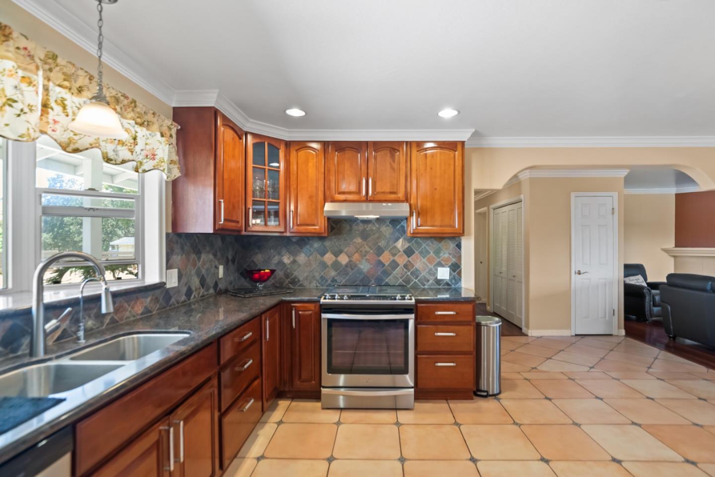 Detail Gallery Image 9 of 49 For 1830 Church Ave, Gilroy,  CA 95020 - 3 Beds | 2 Baths