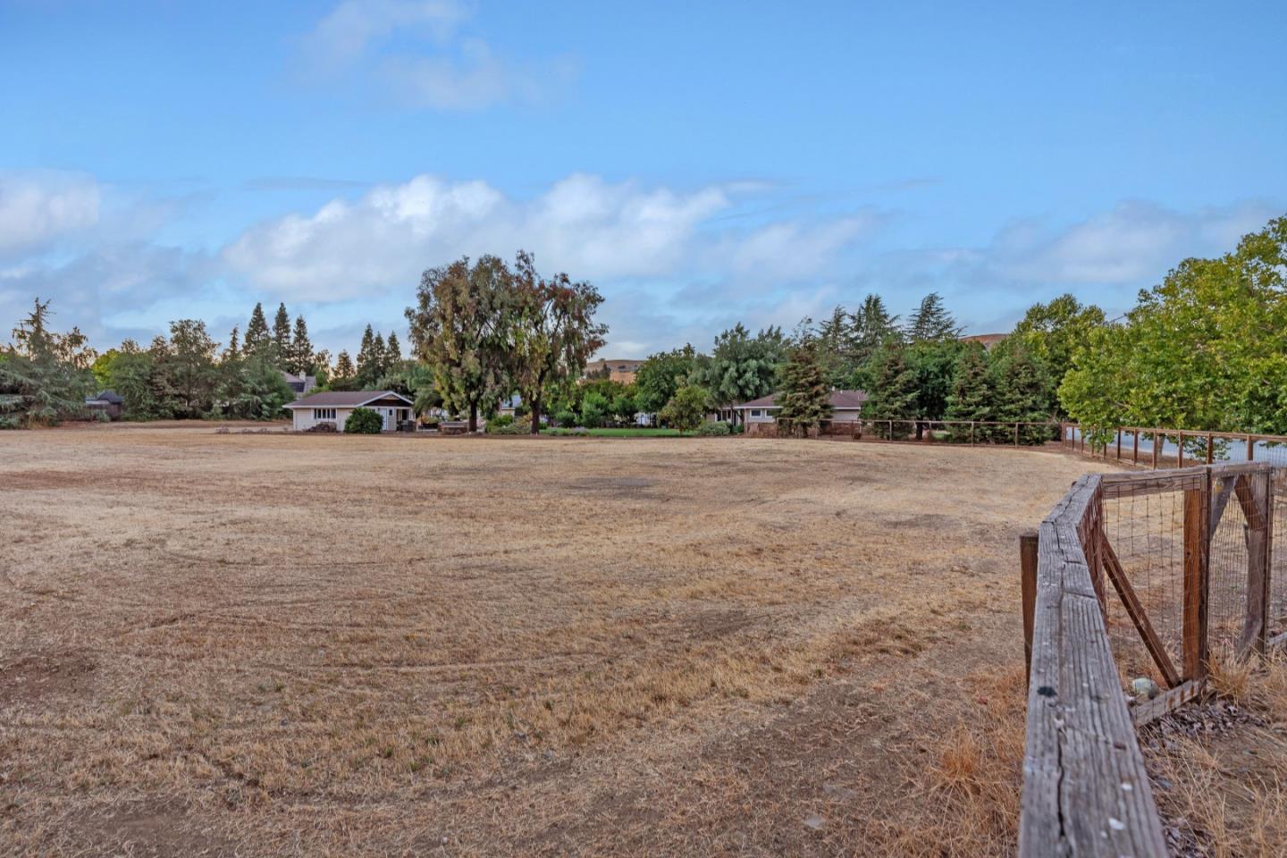 Detail Gallery Image 7 of 8 For 17381 Jean Ct, Morgan Hill,  CA 95037 - – Beds | – Baths