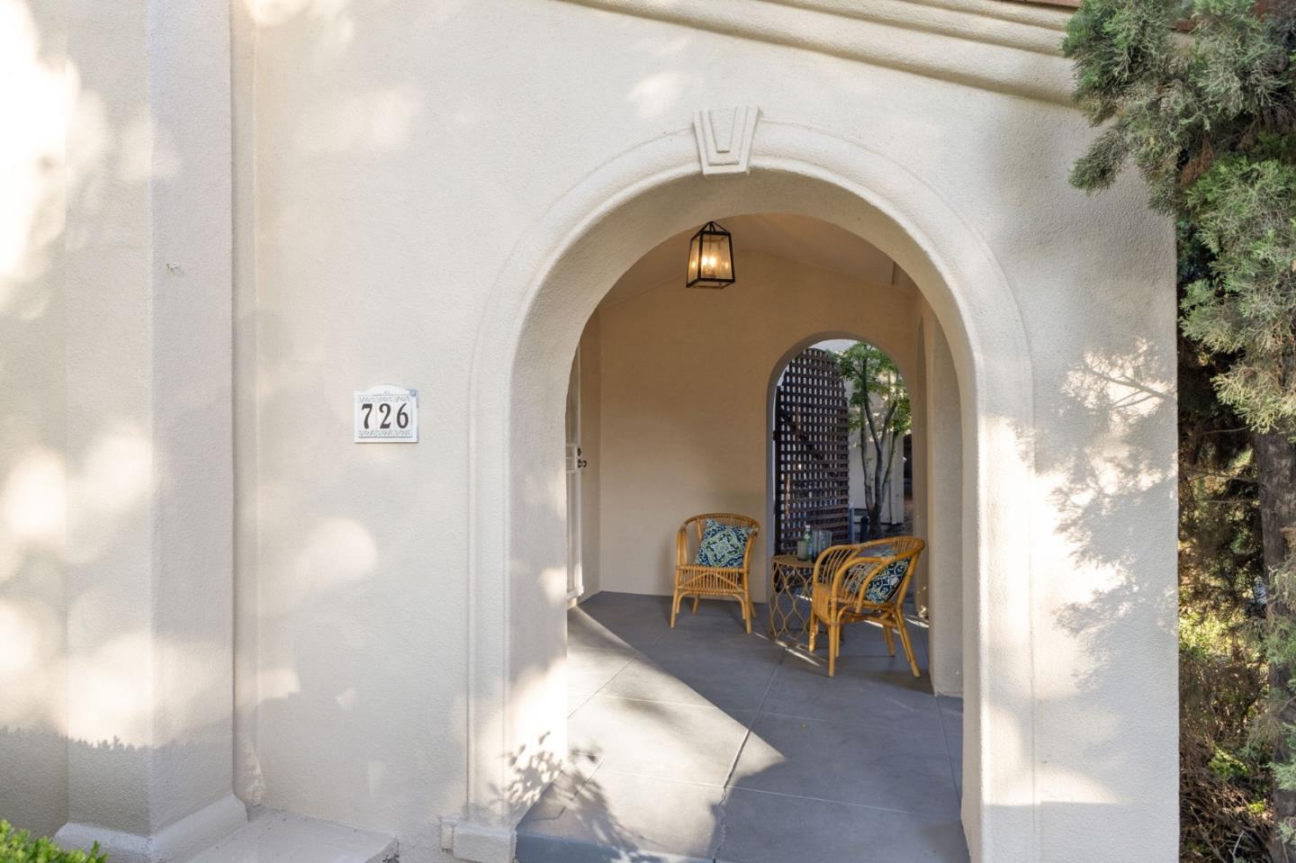 Detail Gallery Image 4 of 57 For 726 Schiele Ave, San Jose,  CA 95126 - 4 Beds | 4 Baths