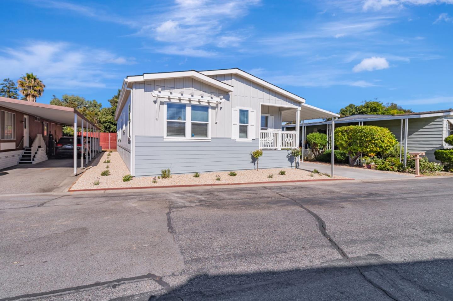 Detail Gallery Image 2 of 26 For 5450 Monterey Hwy #164,  San Jose,  CA 95111 - 3 Beds | 3 Baths