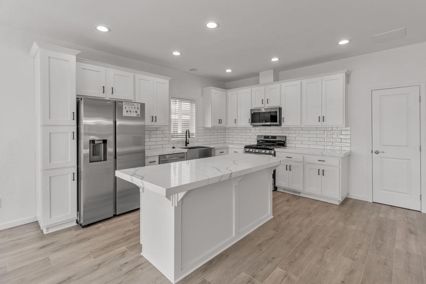 Detail Gallery Image 9 of 26 For 5450 Monterey Hwy #164,  San Jose,  CA 95111 - 3 Beds | 3 Baths