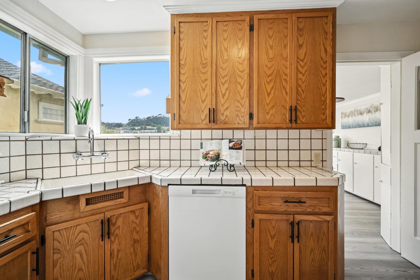 Detail Gallery Image 11 of 46 For 455 Cherry Ave, San Bruno,  CA 94066 - 3 Beds | 1 Baths