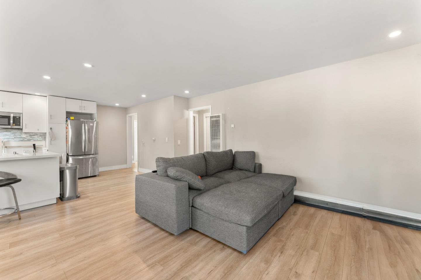 Detail Gallery Image 9 of 60 For 4 Athlone Way, Menlo Park,  CA 94025 - – Beds | – Baths