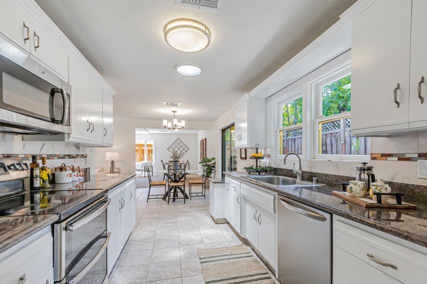 Detail Gallery Image 5 of 77 For 2447 Cottle Ave, San Jose,  CA 95125 - 3 Beds | 3 Baths