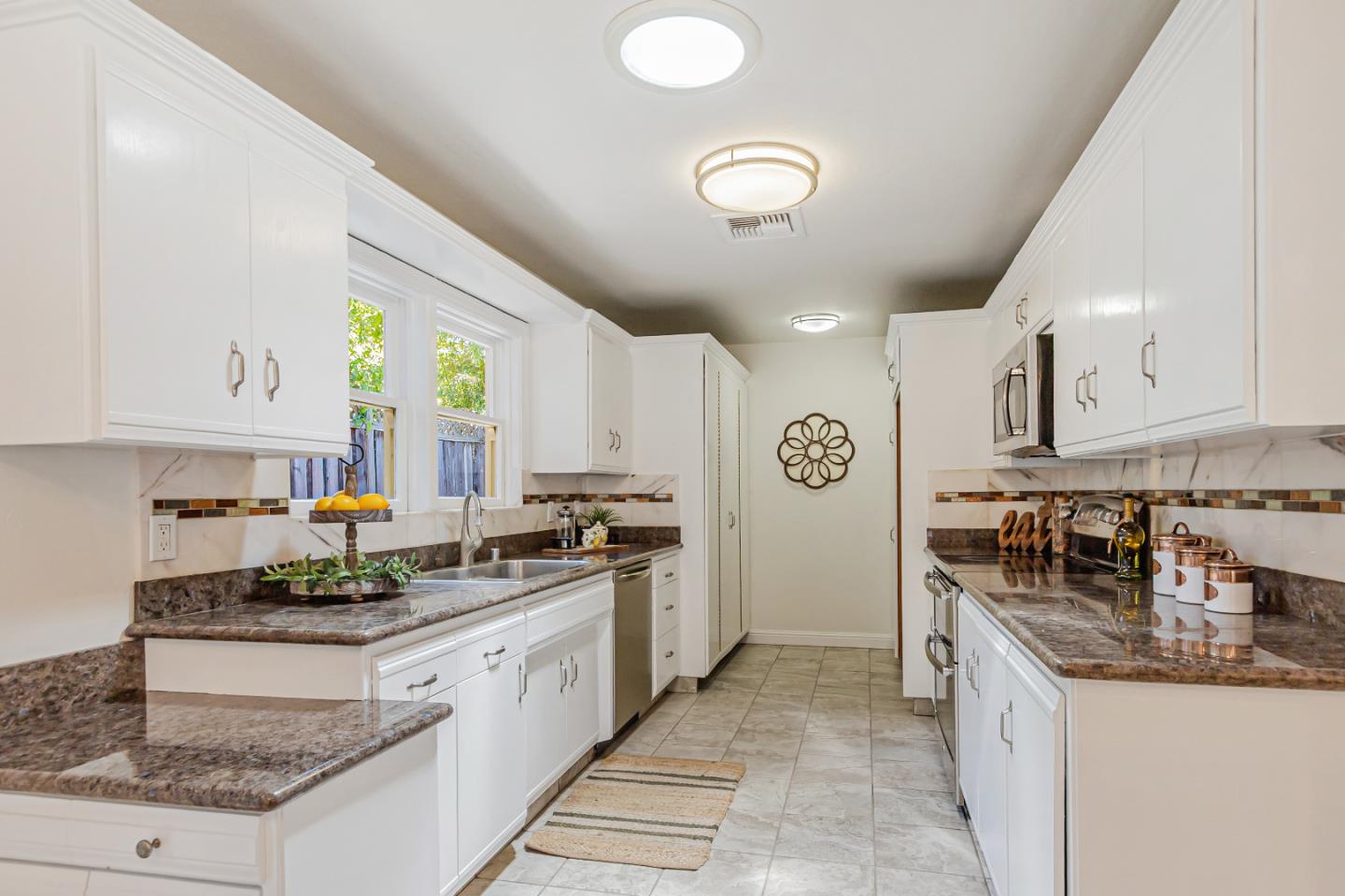 Detail Gallery Image 6 of 77 For 2447 Cottle Ave, San Jose,  CA 95125 - 3 Beds | 3 Baths