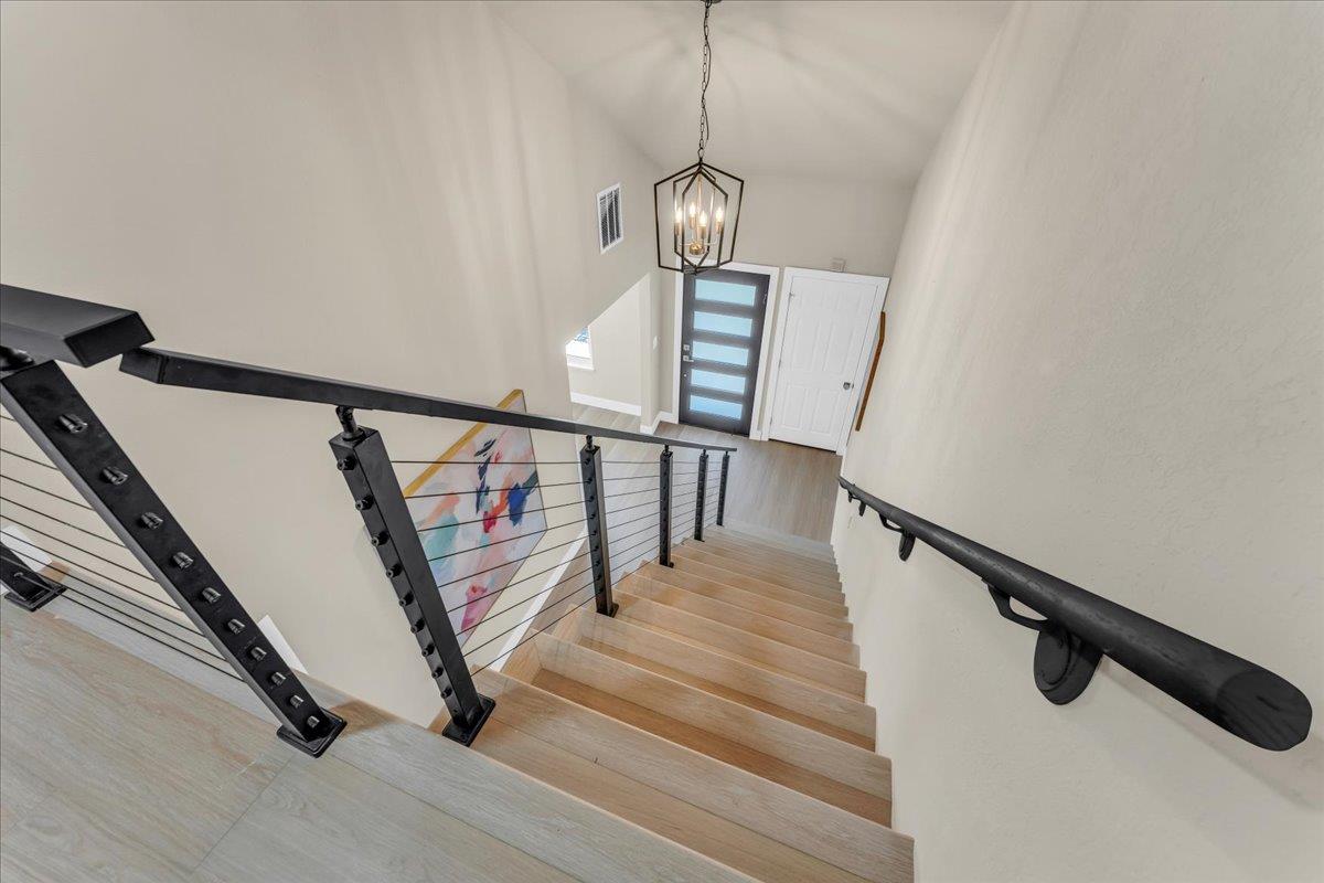 Detail Gallery Image 9 of 52 For 875 E Taylor St, San Jose,  CA 95112 - 4 Beds | 3/1 Baths