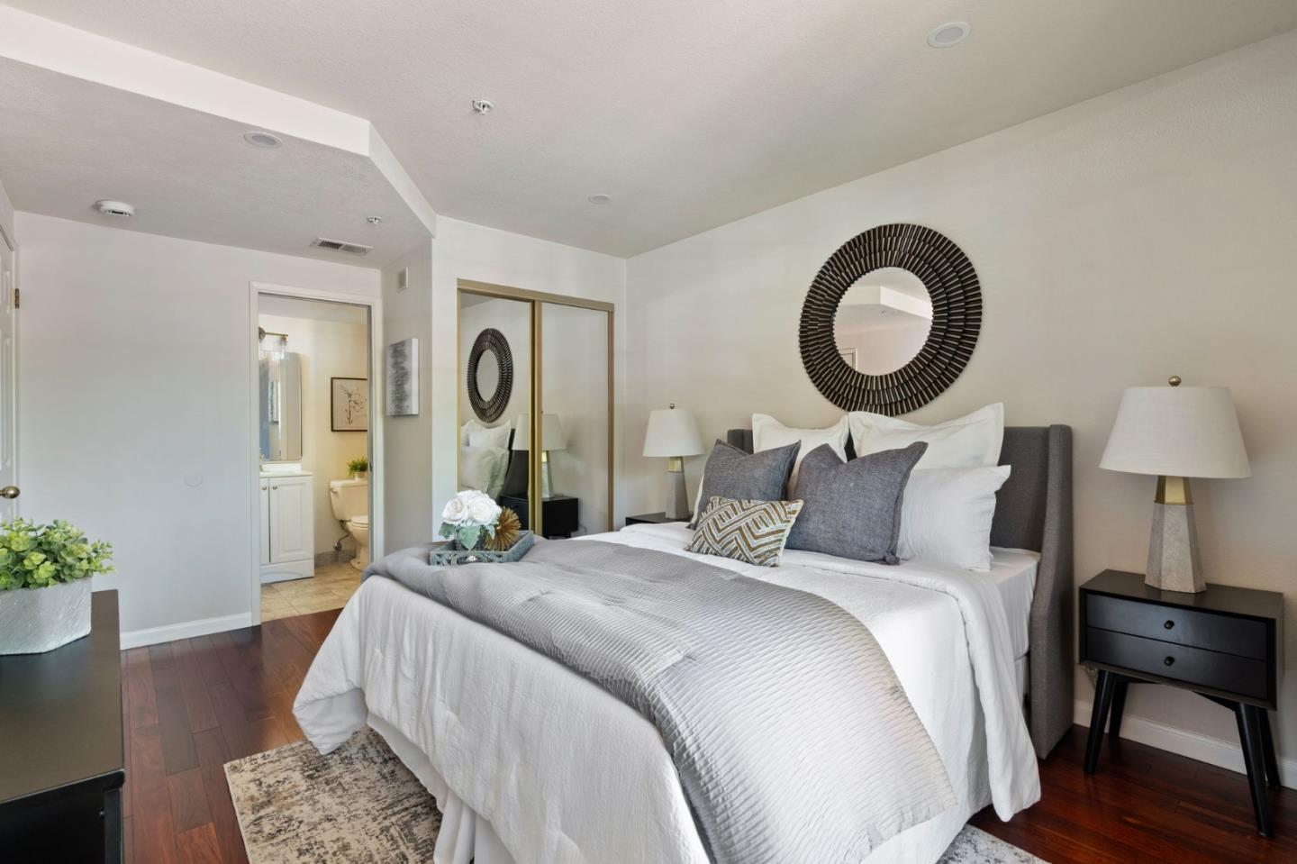 Detail Gallery Image 14 of 34 For 1721 California St #2,  Mountain View,  CA 94041 - 2 Beds | 2 Baths