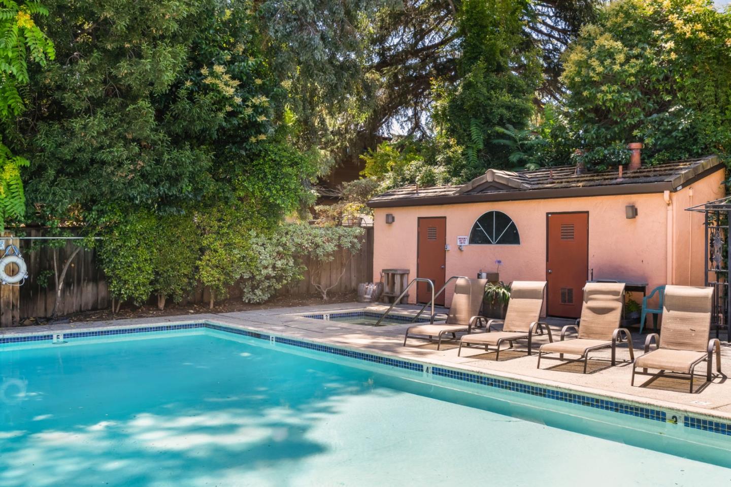 Detail Gallery Image 19 of 34 For 1721 California St #2,  Mountain View,  CA 94041 - 2 Beds | 2 Baths