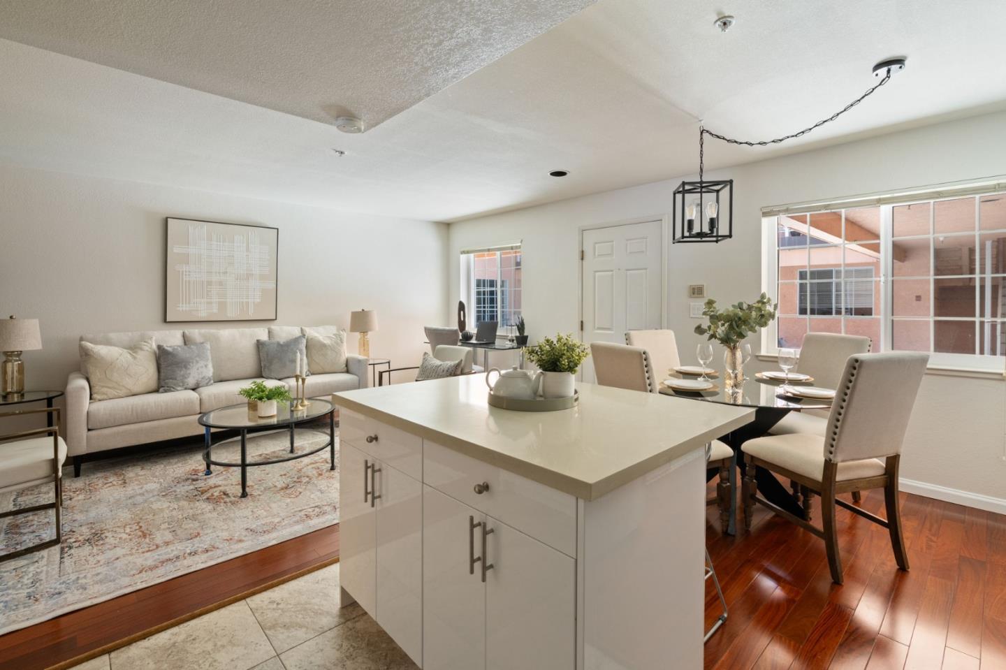 Detail Gallery Image 8 of 34 For 1721 California St #2,  Mountain View,  CA 94041 - 2 Beds | 2 Baths