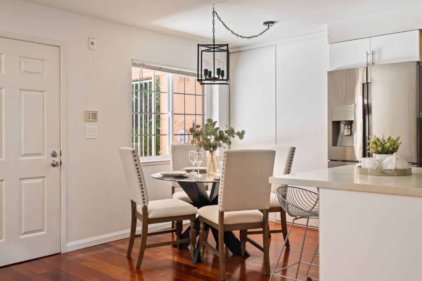 Detail Gallery Image 9 of 34 For 1721 California St #2,  Mountain View,  CA 94041 - 2 Beds | 2 Baths