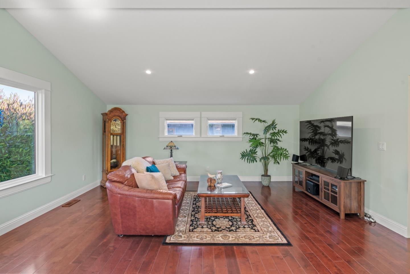 Detail Gallery Image 28 of 38 For 311 Walnut St, Pacific Grove,  CA 93950 - 3 Beds | 2 Baths