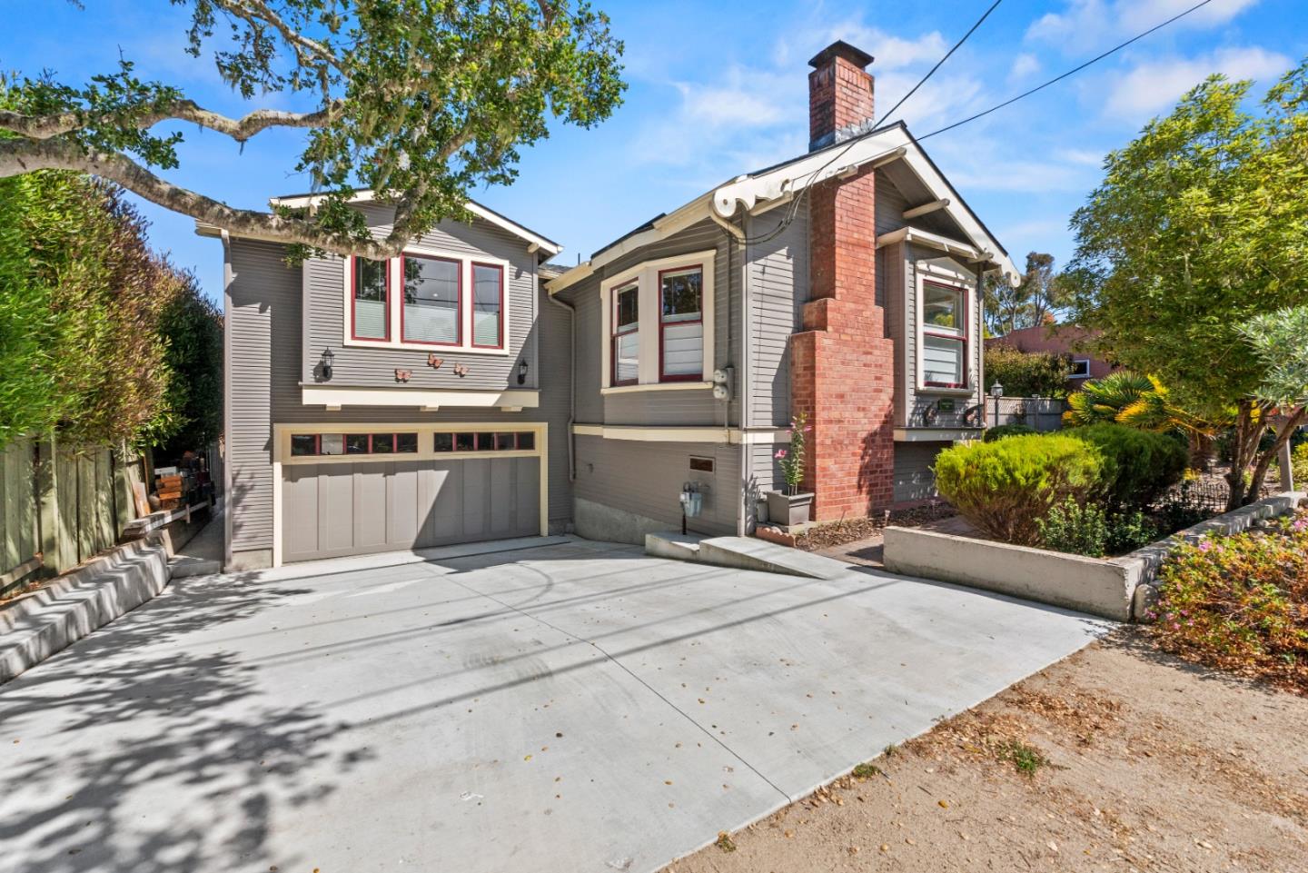 Detail Gallery Image 5 of 38 For 311 Walnut St, Pacific Grove,  CA 93950 - 3 Beds | 2 Baths