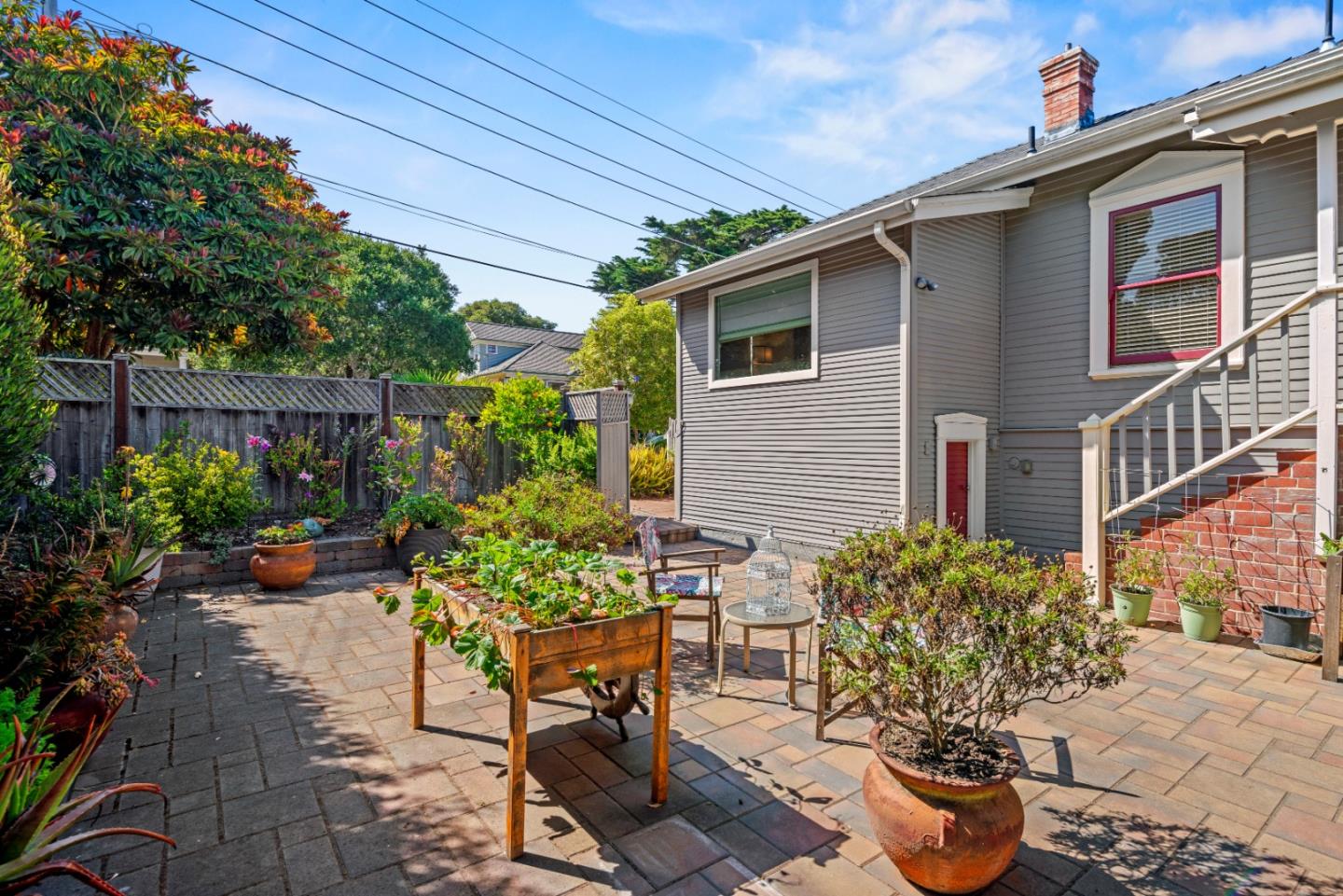 Detail Gallery Image 8 of 38 For 311 Walnut St, Pacific Grove,  CA 93950 - 3 Beds | 2 Baths