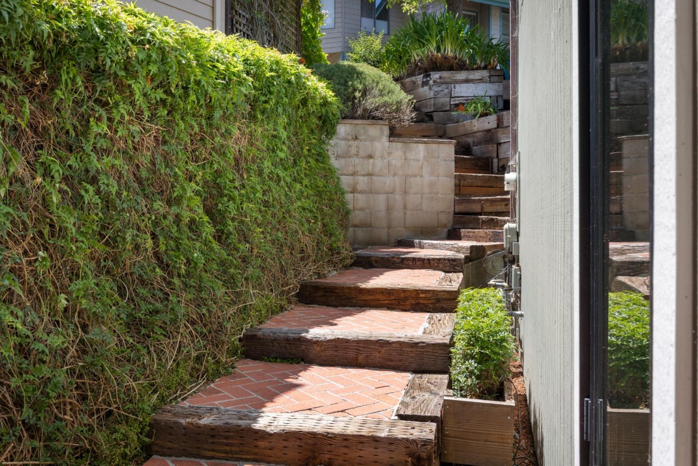Detail Gallery Image 48 of 68 For 271 Dry Creek Rd, Aptos,  CA 95003 - 3 Beds | 2/1 Baths