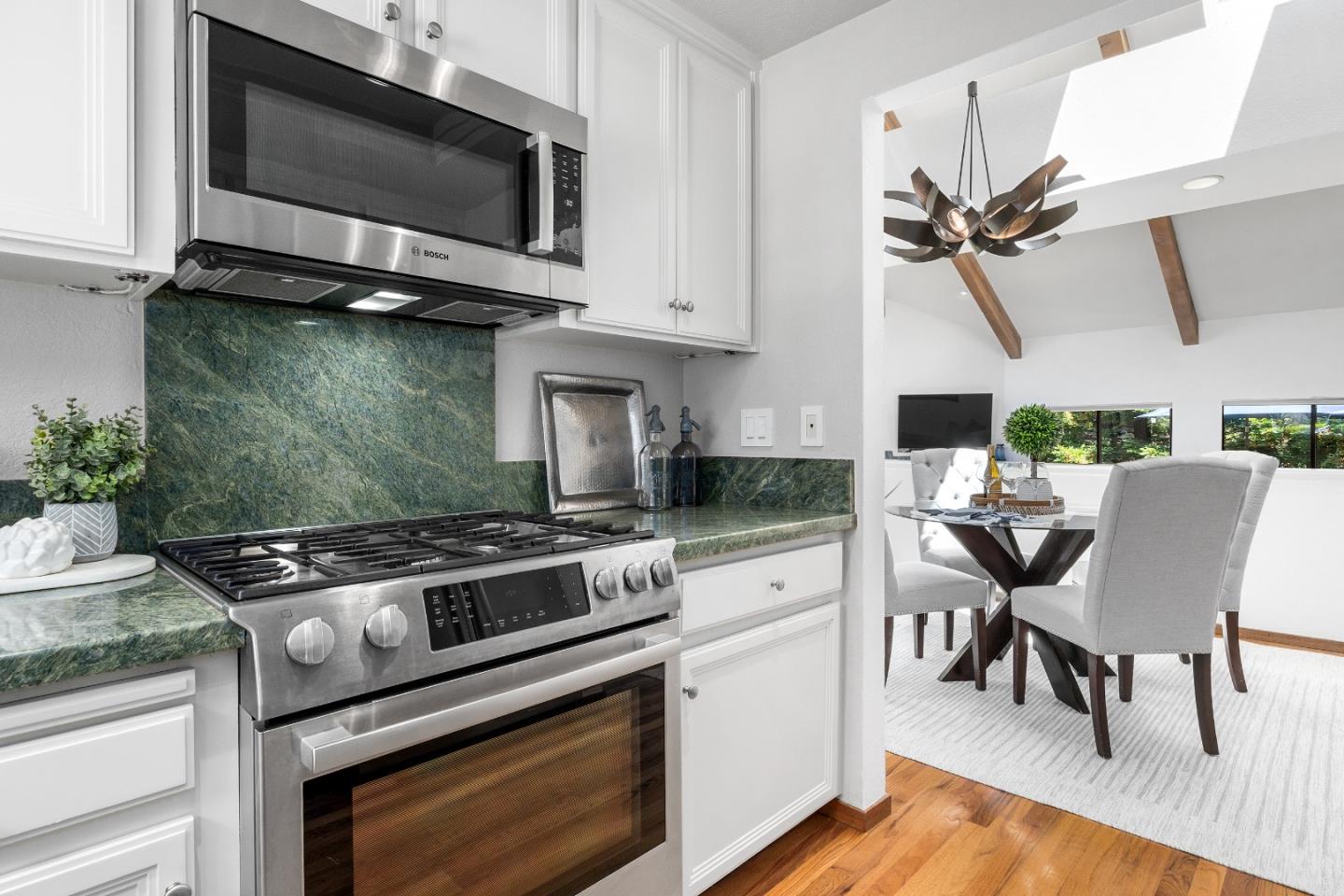 Detail Gallery Image 9 of 68 For 271 Dry Creek Rd, Aptos,  CA 95003 - 3 Beds | 2/1 Baths
