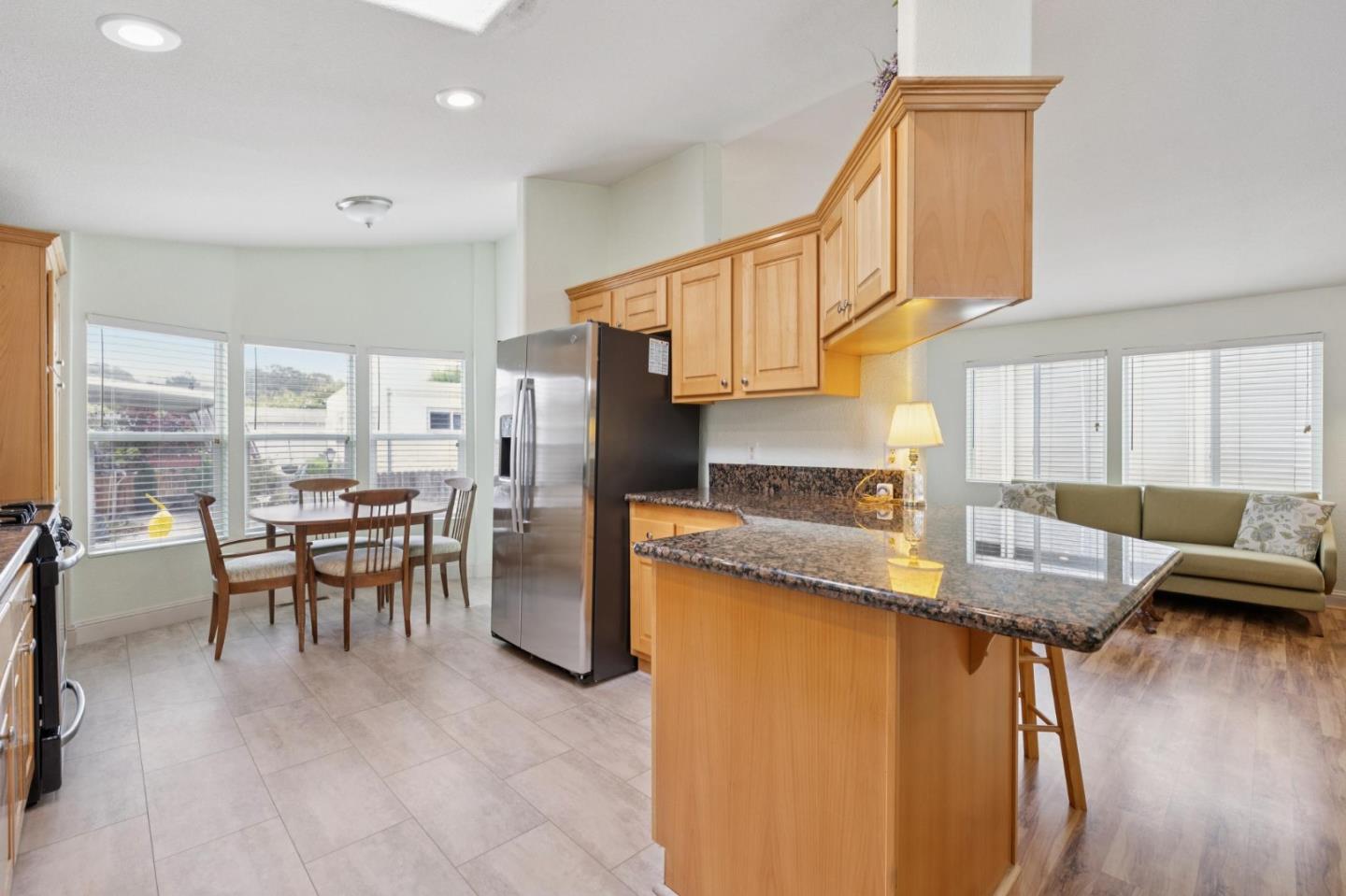 Detail Gallery Image 10 of 39 For 3 Coral Way #3,  Half Moon Bay,  CA 94019 - 3 Beds | 2 Baths
