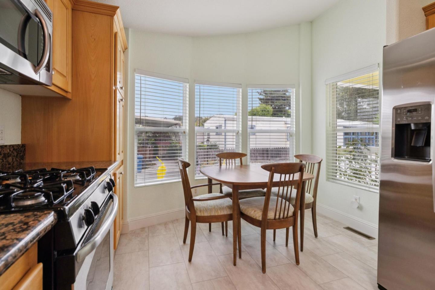 Detail Gallery Image 12 of 39 For 3 Coral Way #3,  Half Moon Bay,  CA 94019 - 3 Beds | 2 Baths