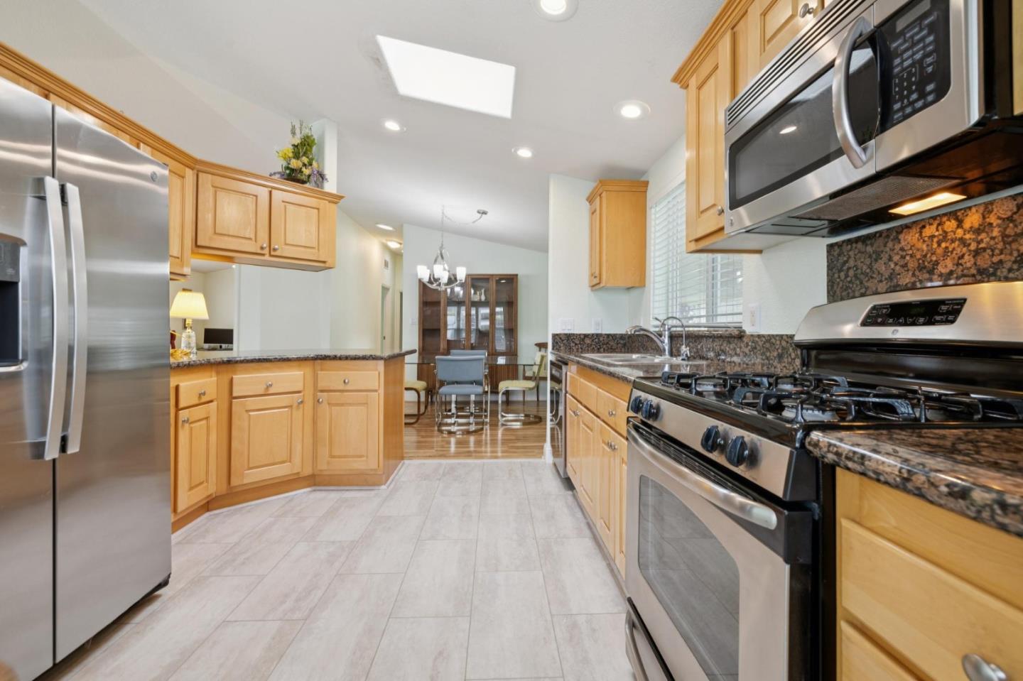 Detail Gallery Image 13 of 39 For 3 Coral Way #3,  Half Moon Bay,  CA 94019 - 3 Beds | 2 Baths