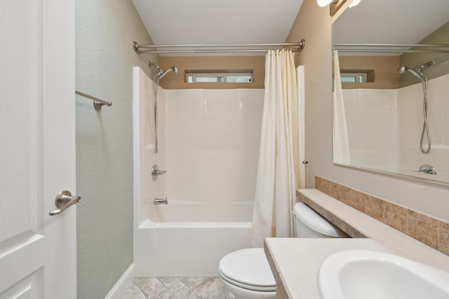 Detail Gallery Image 18 of 39 For 3 Coral Way #3,  Half Moon Bay,  CA 94019 - 3 Beds | 2 Baths
