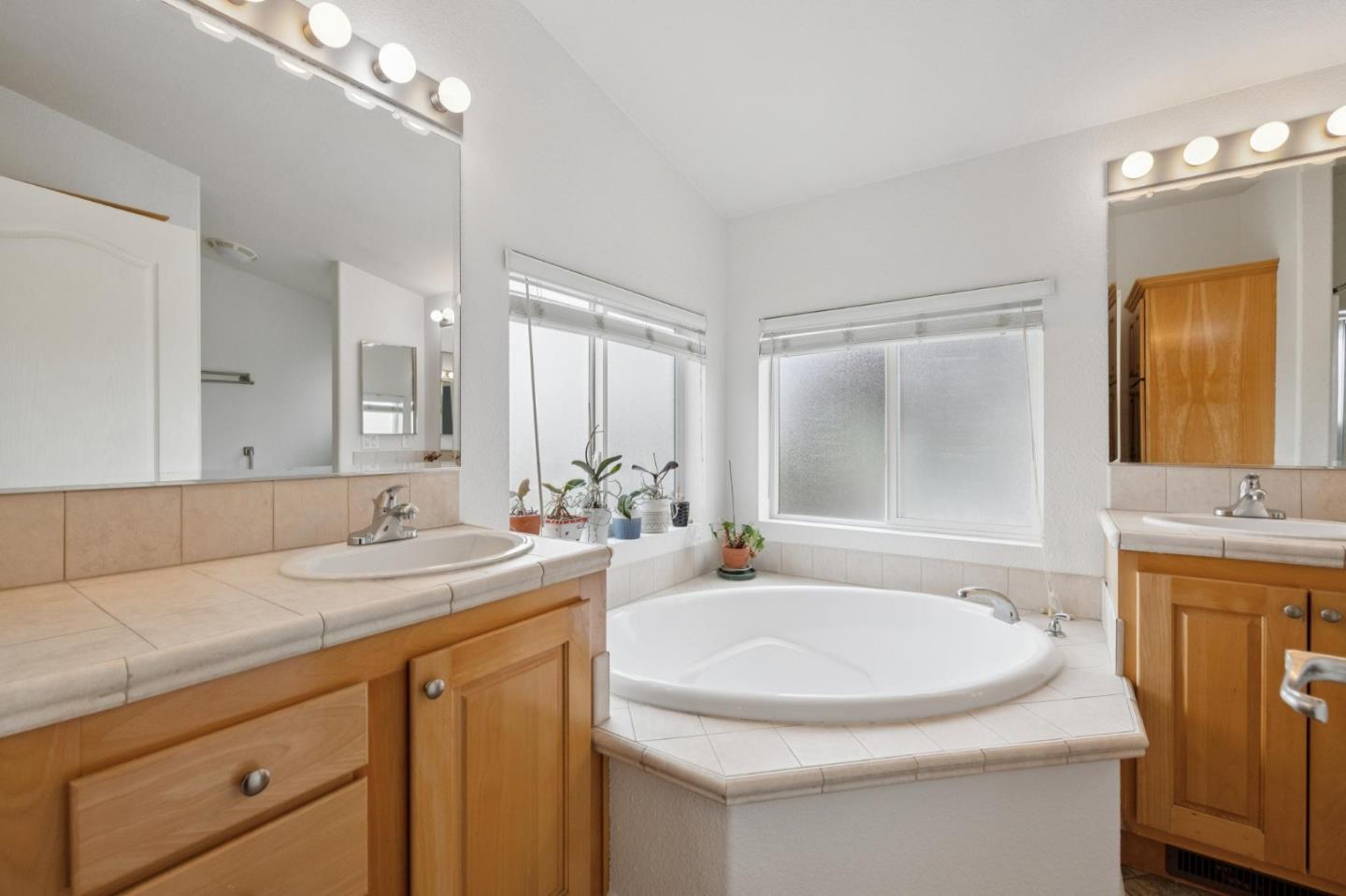 Detail Gallery Image 22 of 39 For 3 Coral Way #3,  Half Moon Bay,  CA 94019 - 3 Beds | 2 Baths