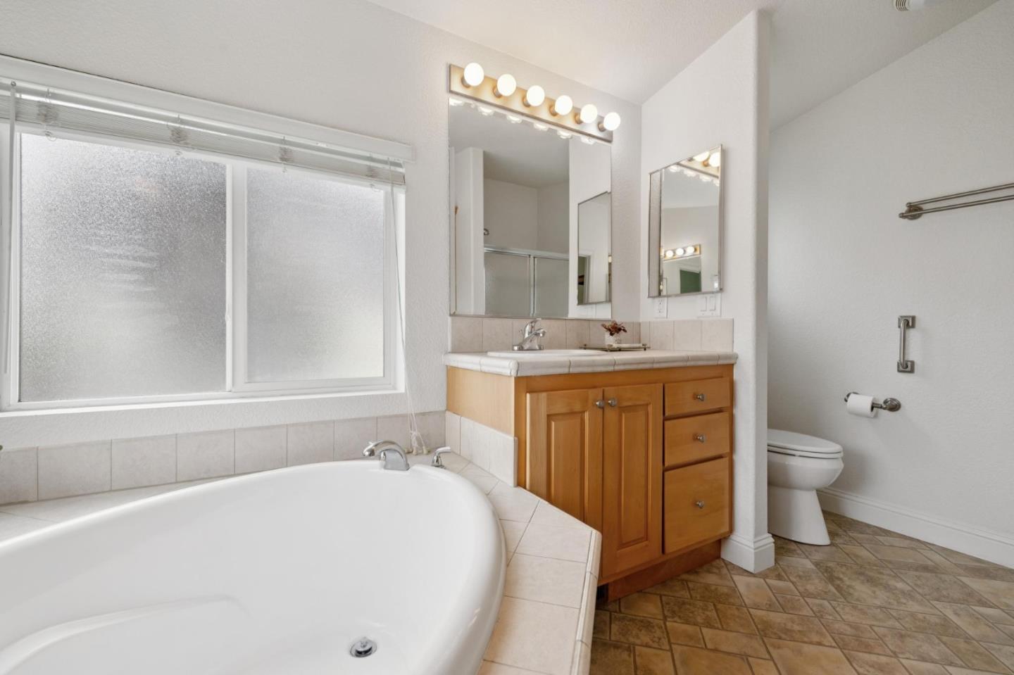 Detail Gallery Image 23 of 39 For 3 Coral Way #3,  Half Moon Bay,  CA 94019 - 3 Beds | 2 Baths